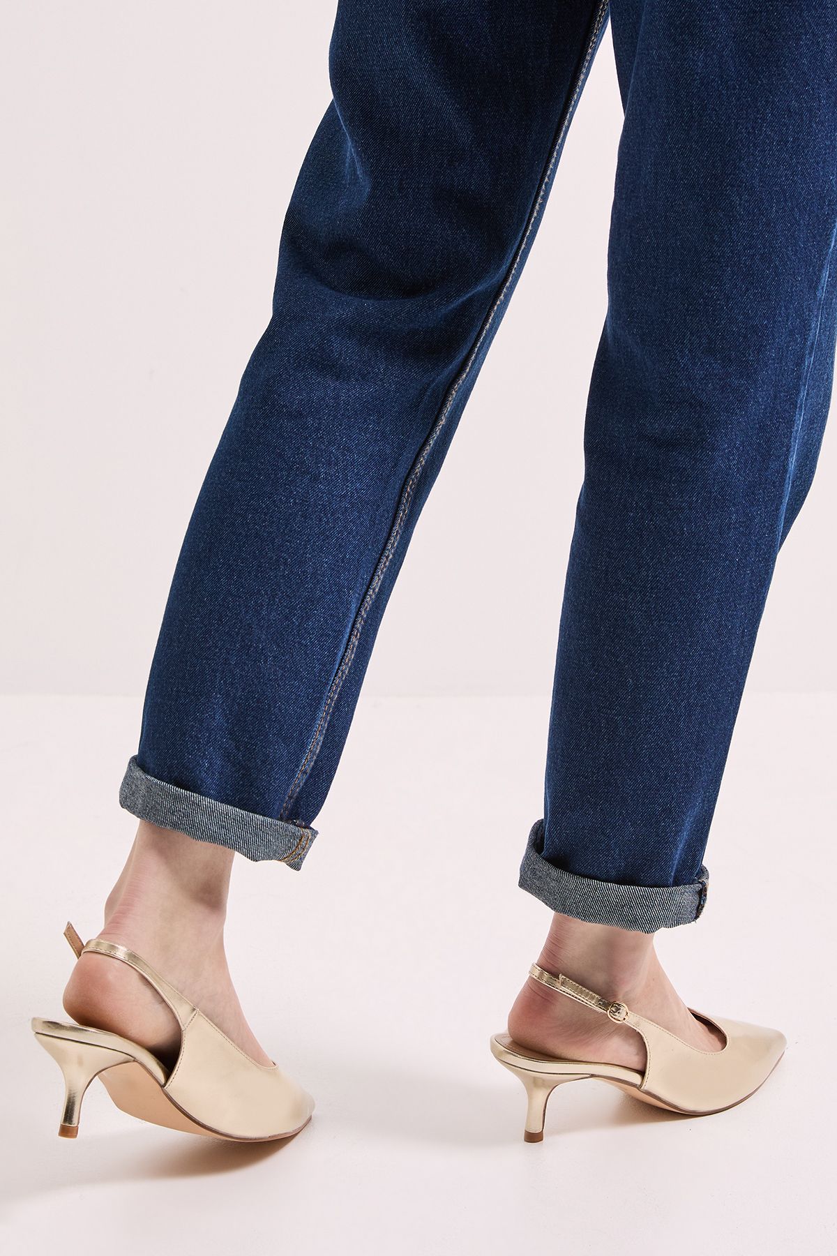 Dorothy Perkins Dova Slingback Kitten Heel Court Shoes Gold image 3