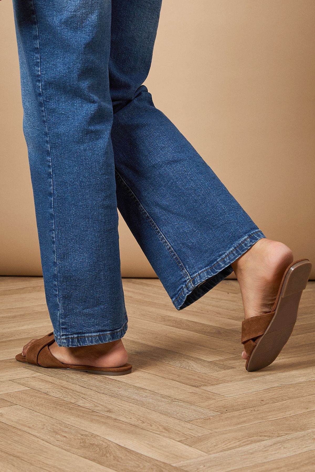 Oasis Fleeta Real Suede Twist Flat Mules Tan image 3