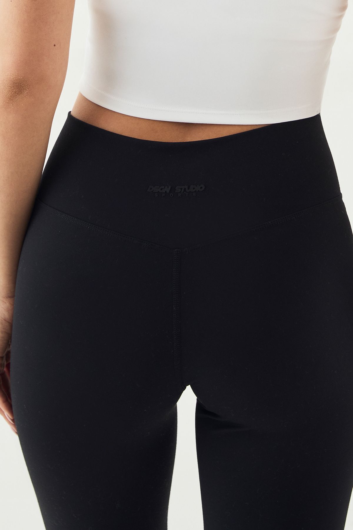 DSGN Studio DSGN Studio Ultra Sculpt Wrap Waist Capri Legging Black image 4