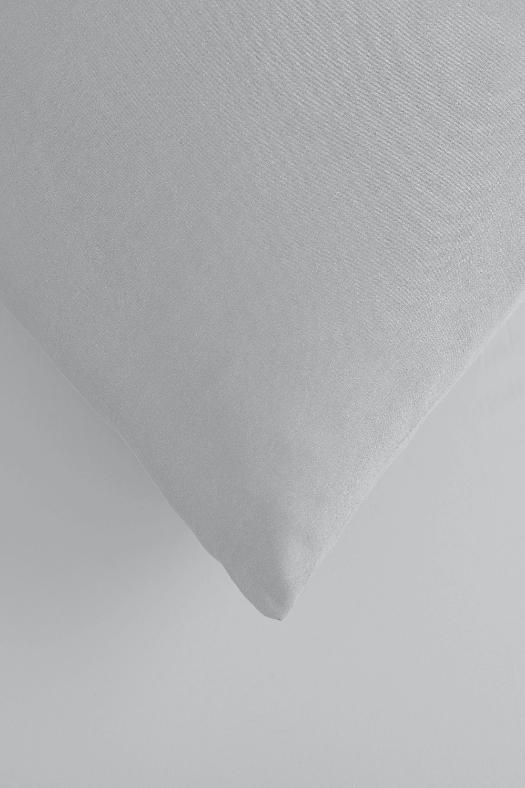 Bianca '400 Thread Count Cotton Sateen' Standard Pillowcases image 3