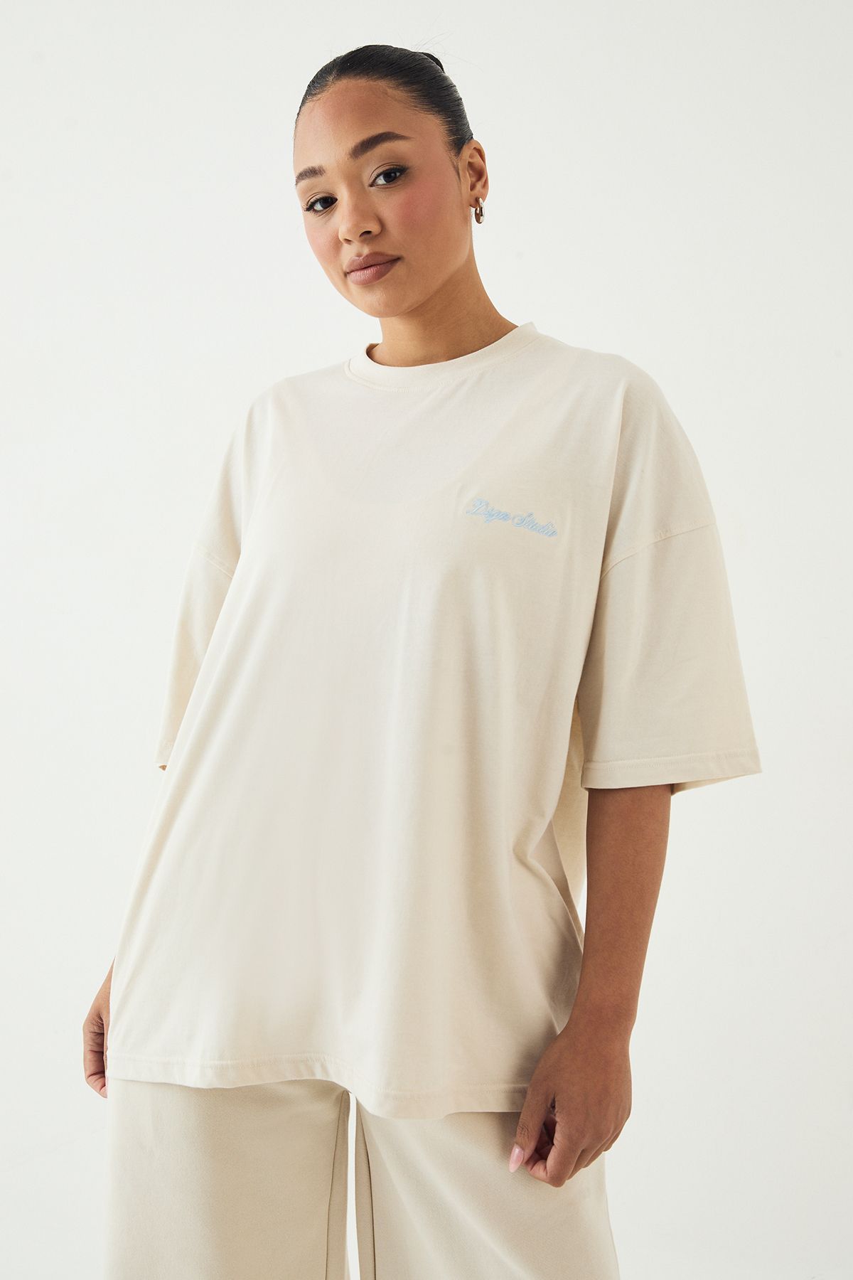 DSGN Studio DSGN Studio Script Embroidered Oversized T-Shirt Cream image 1