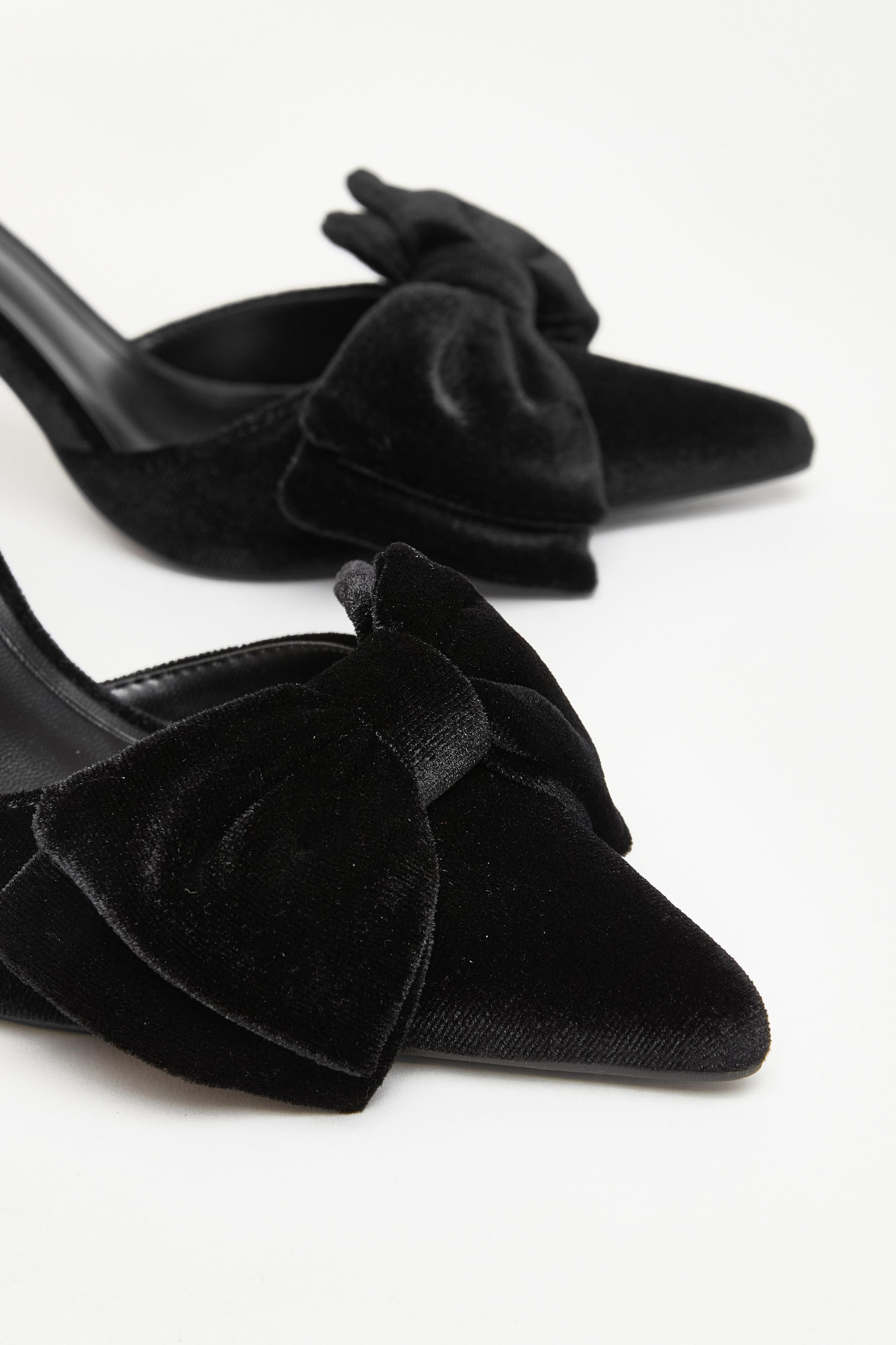Quiz Black Wide Fit Velvet Bow Court Heels image 4