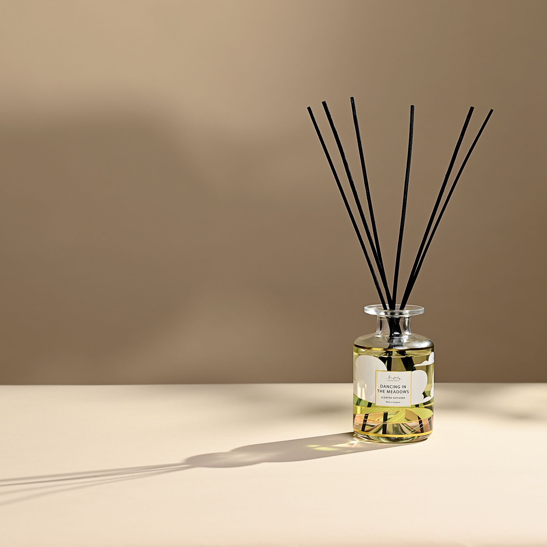 The London Wax Company Dancing In The Meadows Diffuser 177ml image 2