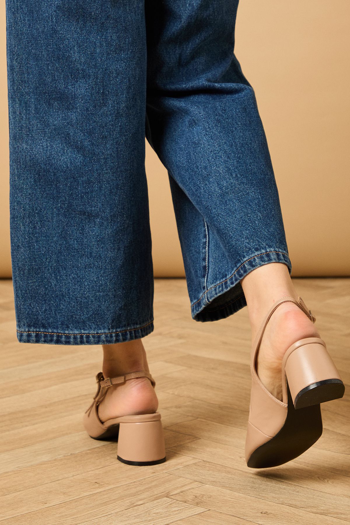 Oasis Imorina Faux Leather Double Mary Jane Slingback Medium Block Heeled Shoes Beige image 4