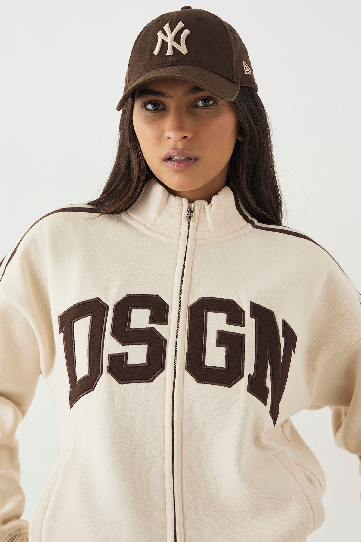 DSGN Studio DSGN Studio Side Stripe Funnel Neck Zip Through Bomber Tracksuit Cream image 4