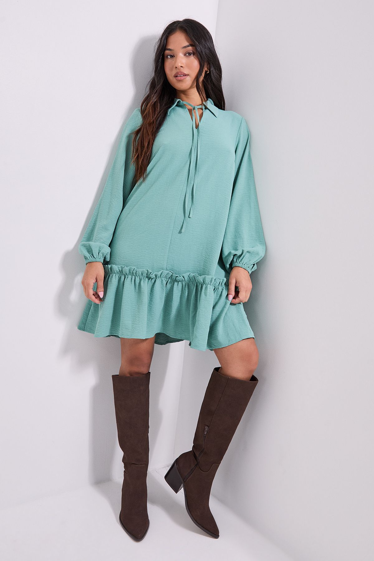 Dorothy Perkins Petite Tie Neck Collar Detail Shift Mini Dress Green image 1