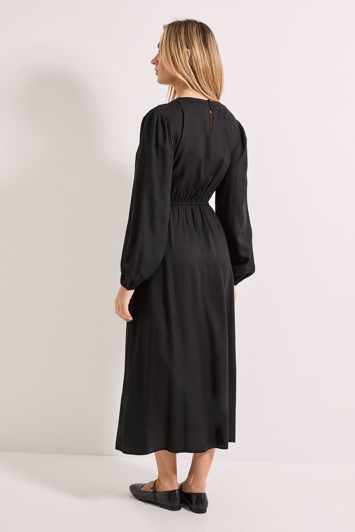 Dorothy Perkins Contrast Stitching Shirred Bodice V Neck Midi Dress Mono image 3