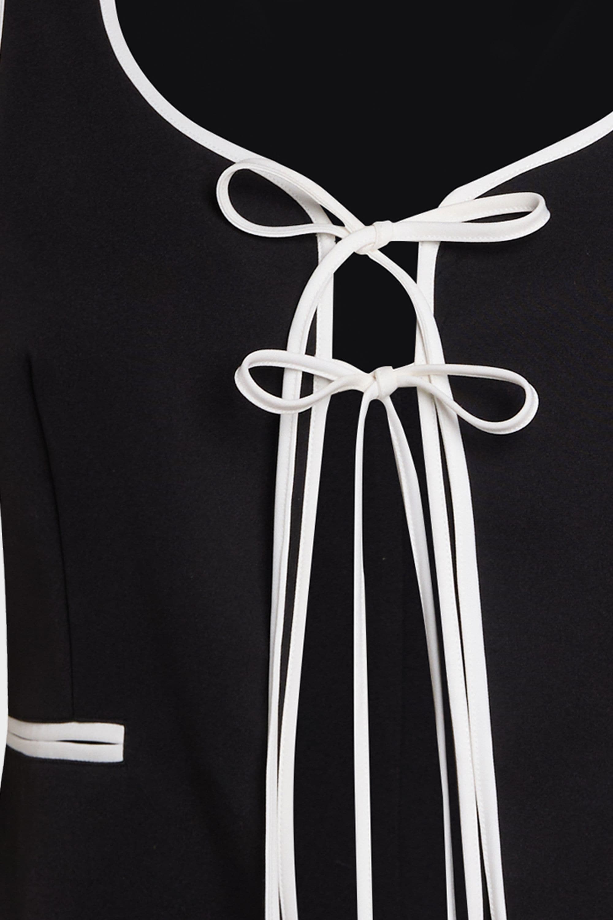 NastyGal Plus Tailored Contrast Piped Vest Mono image 2