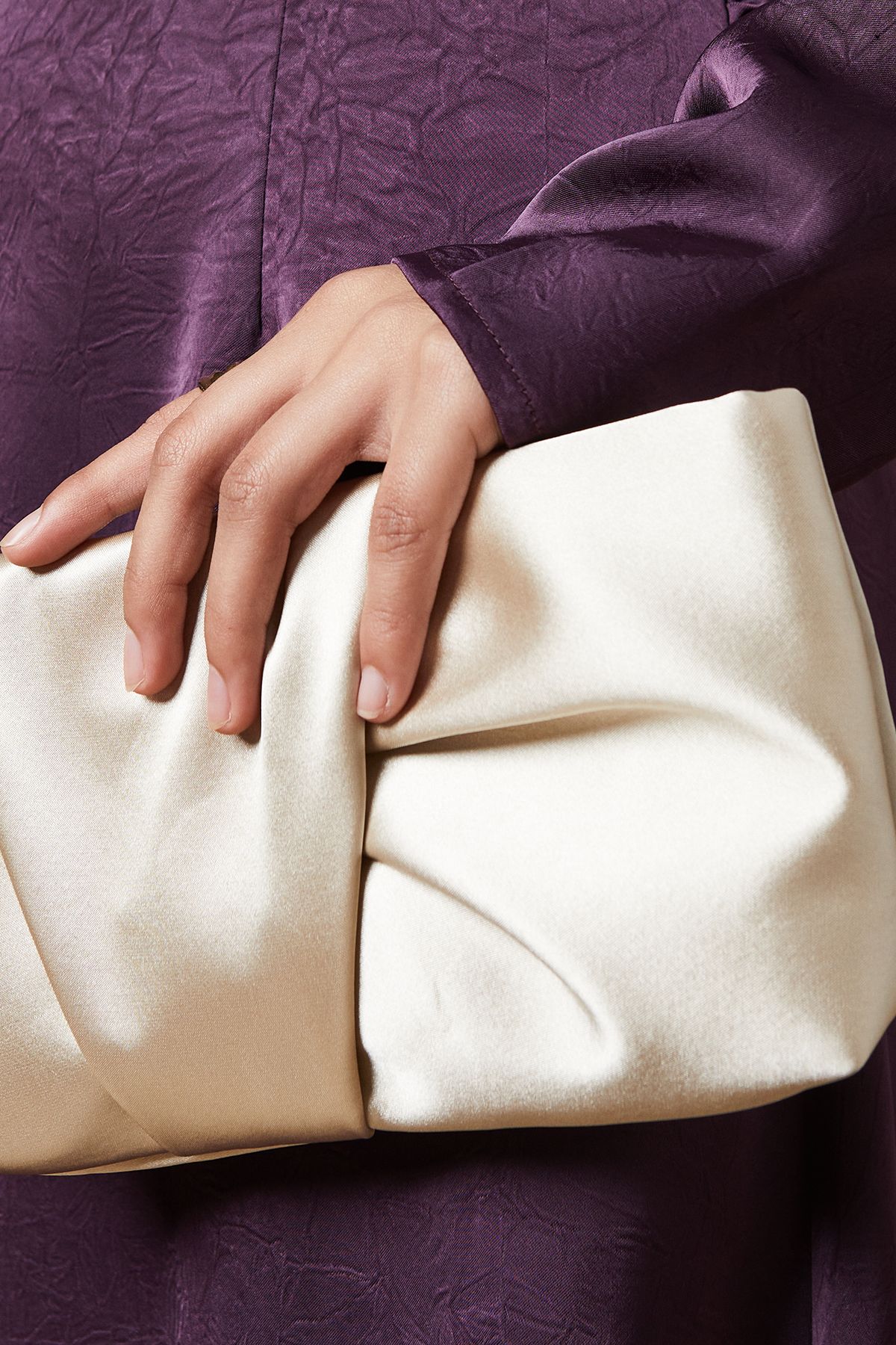 Oasis Ruched Satin clutch Bag with Removable Shoulder Strap Champagne image 2