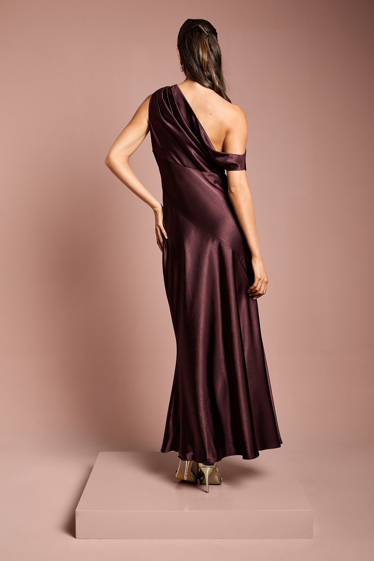 Coast Satin Off One Shoulder Slinky Bridesmaid Fishtail Maxi Dress Espresso image 4