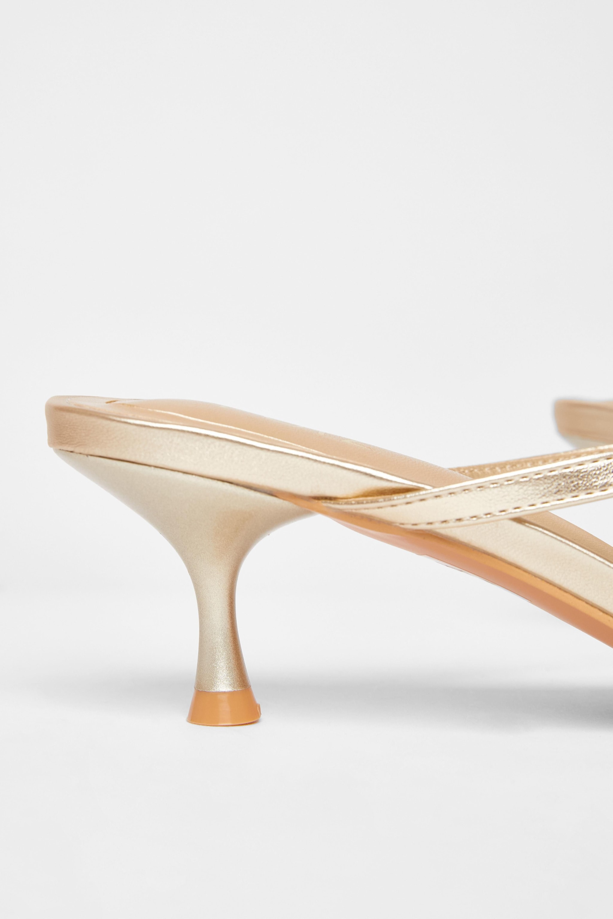 Quiz Gold Toe Post Heels image 4