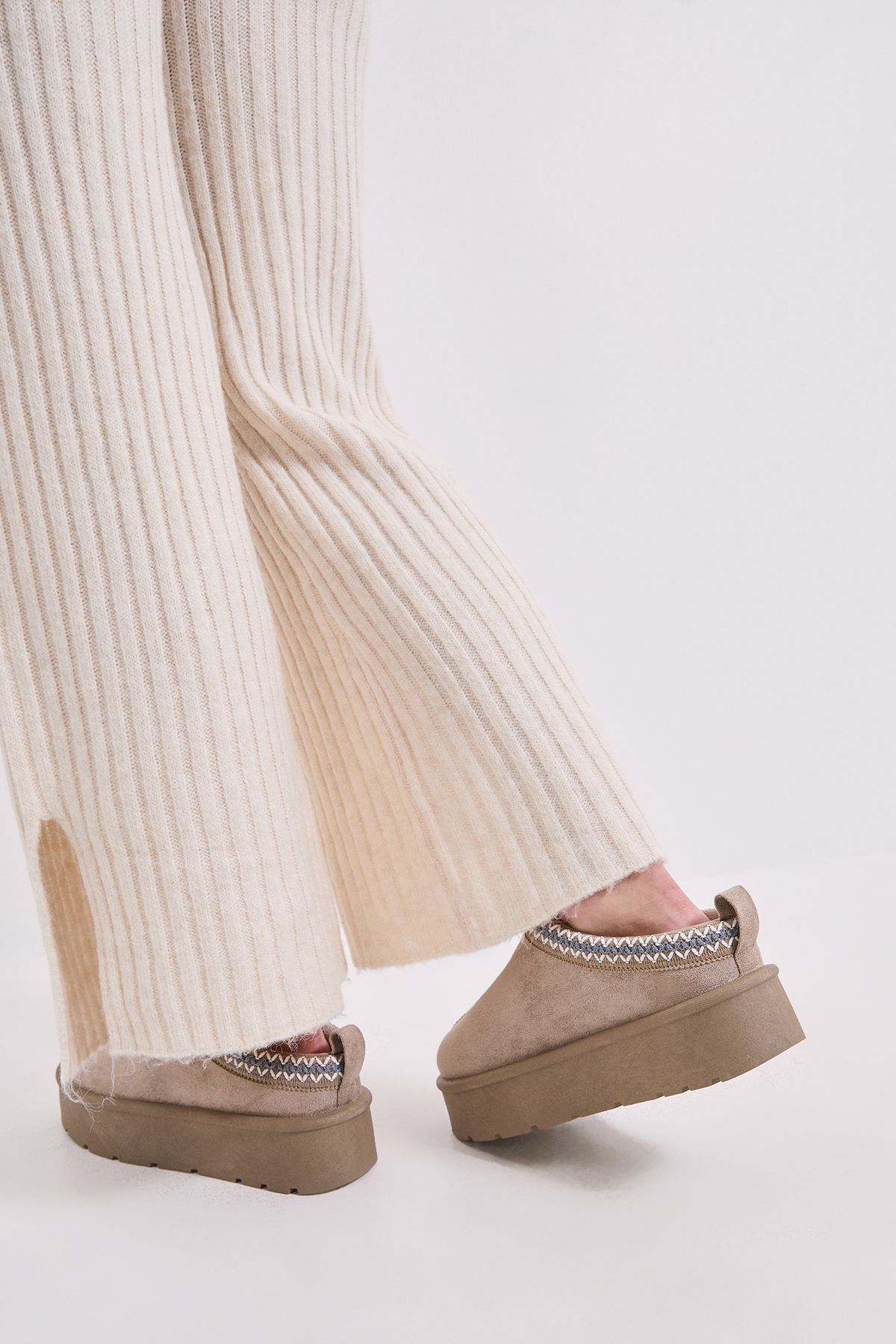 Dorothy Perkins Georgina Faux Suede Fur Trim Flatform Closed Toe Slipper Mushroom image 3