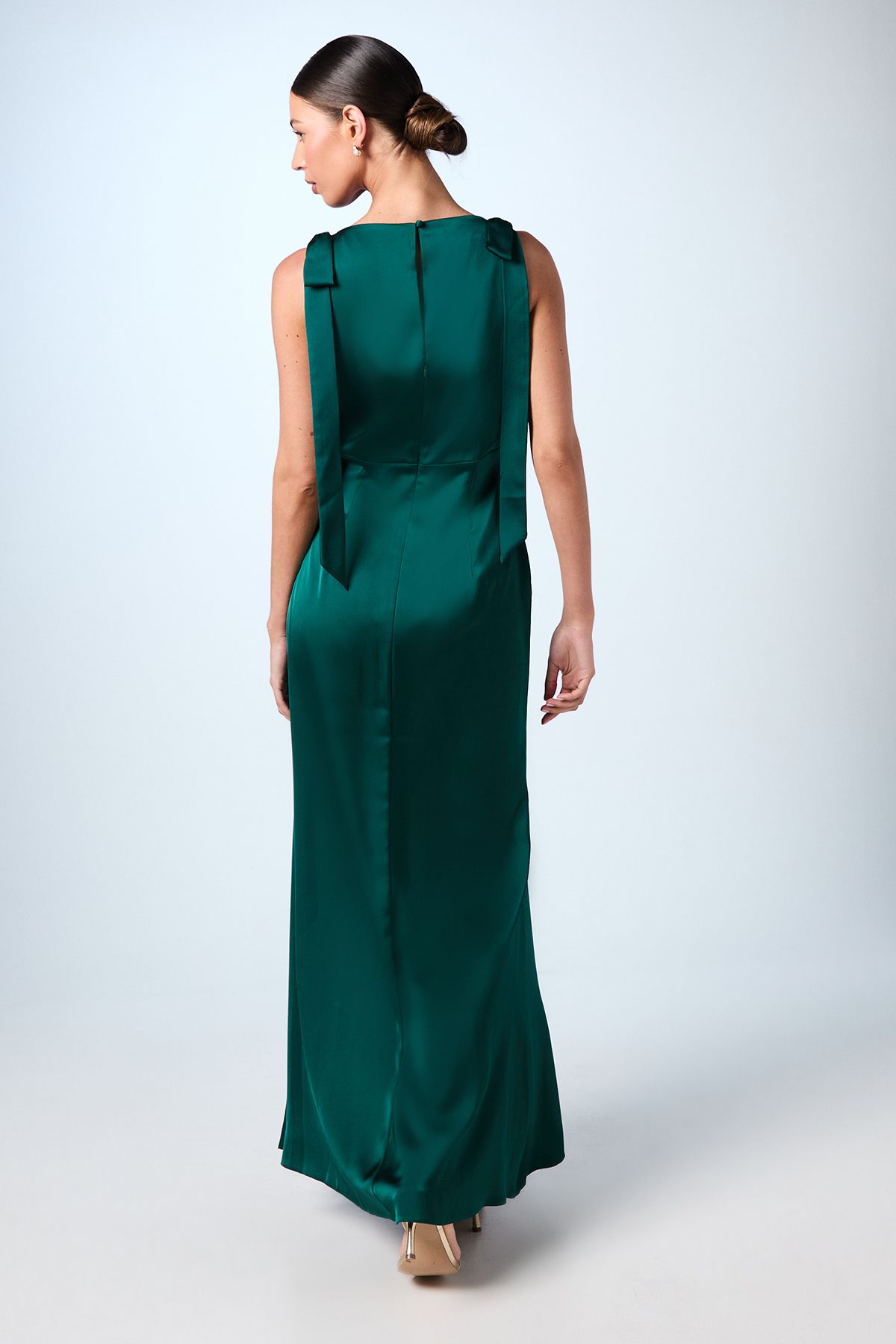 Coast Coast Honoured Sleeveless High Neck Tie Shoulder Satin Maxi Bridesmaid Dress Emerald image 3