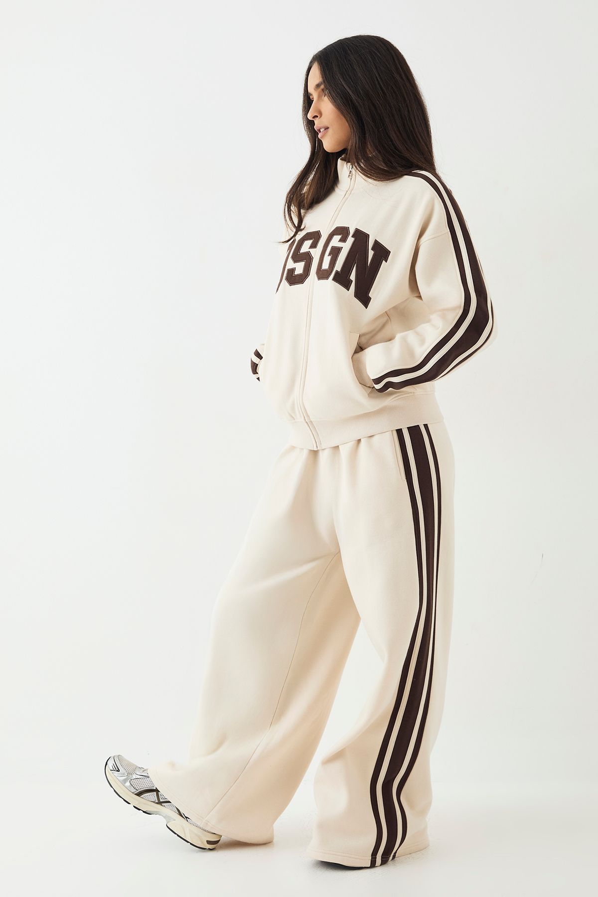 DSGN Studio DSGN Studio Side Stripe Funnel Neck Zip Through Bomber Tracksuit Cream image 3
