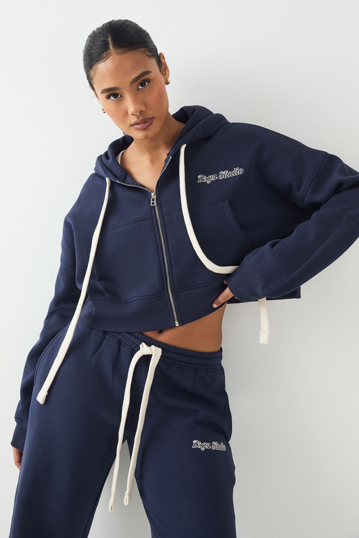 DSGN Studio DSGN Studio Contrast Drawcord Boxy Crop Hoodie Navy image 1