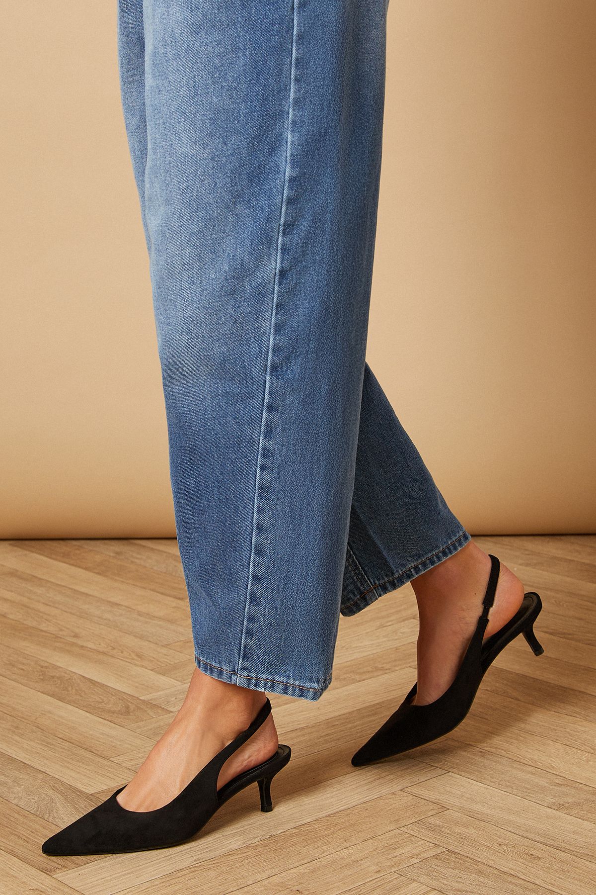 Oasis Adair Faux Suede Slingback Kitten Heel Court Shoes Natural Black image 3