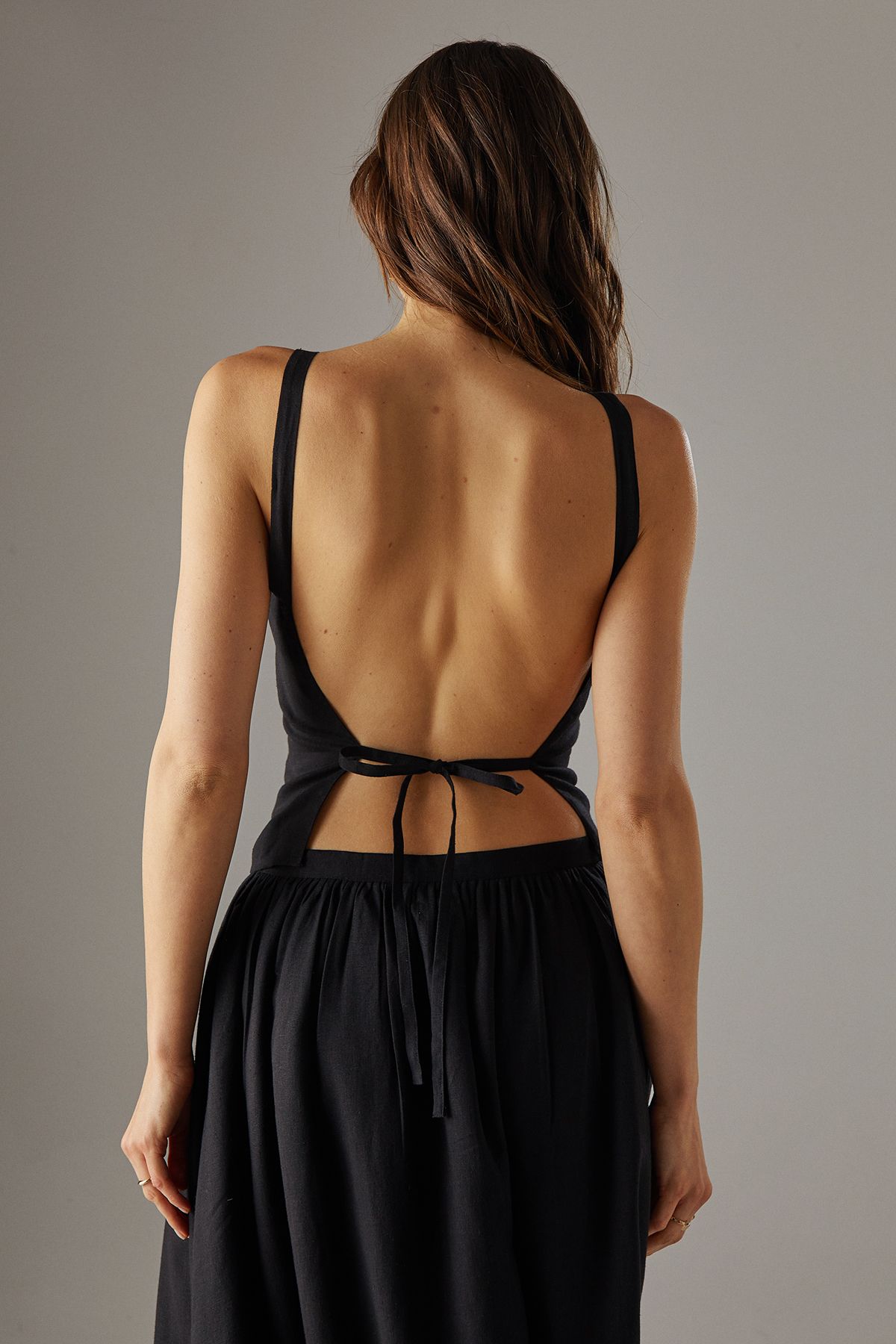 Warehouse Premium Linen Blend Racer Cross Back Crop Top Black image 3