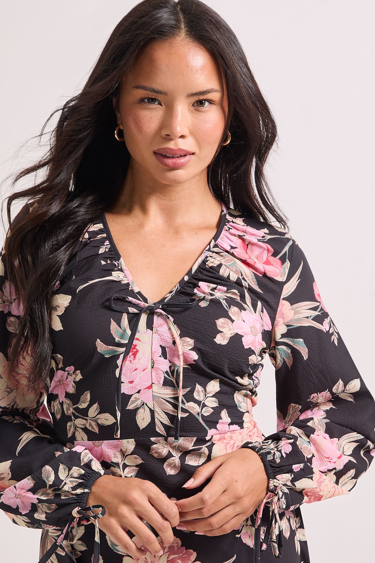 Dorothy Perkins Printed Tie Neck Blouson Sleeve Midi Dress Black image 2