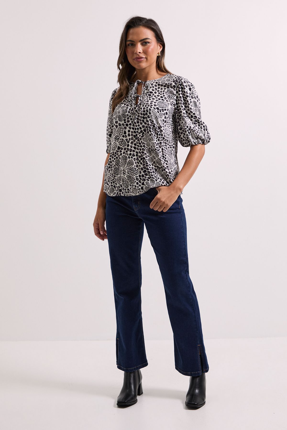 Dorothy Perkins Tie Detail Puff Sleeve Printed Top Mono image 2
