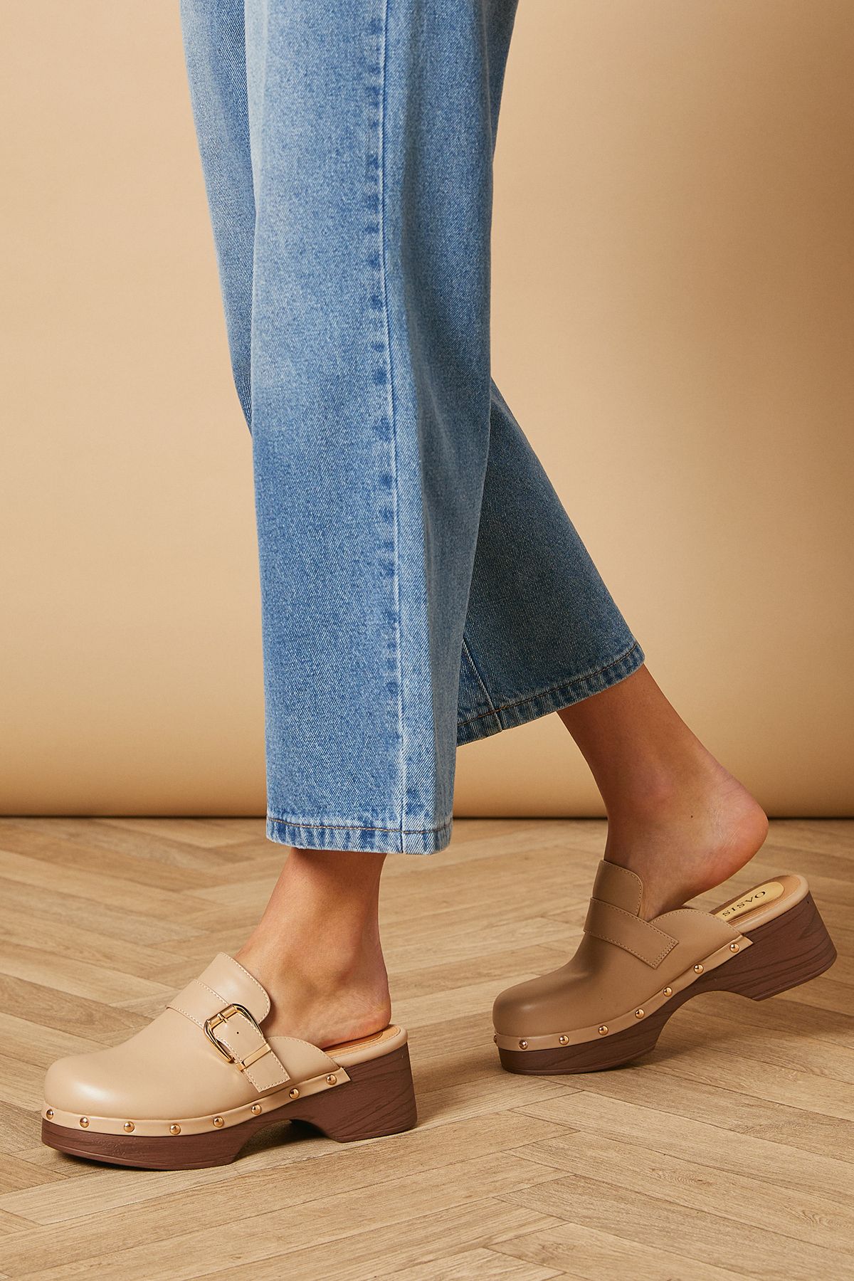 Oasis Rosalind Faux Leather Close Toe Clog Mules Beige image 3