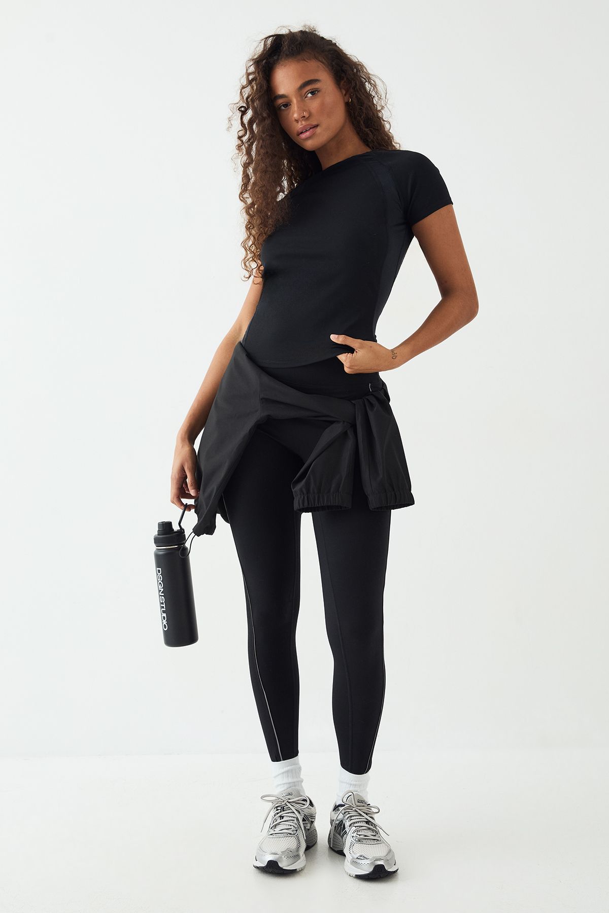 DSGN Studio DSGN Studio Reflective Mesh Panel Running Top Black image 3