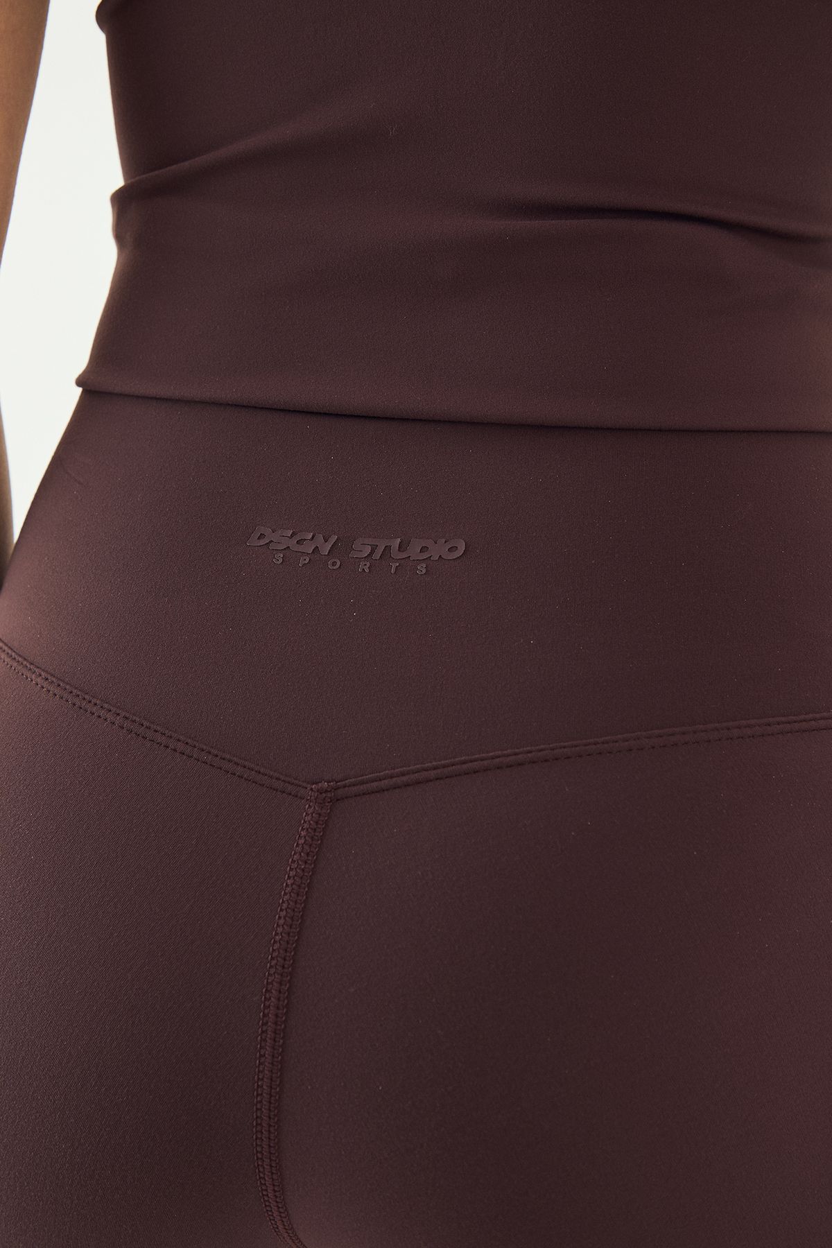 DSGN Studio DSGN Studio Ultra Sculpt Wrap Waist Cycling Short Chocolate image 4