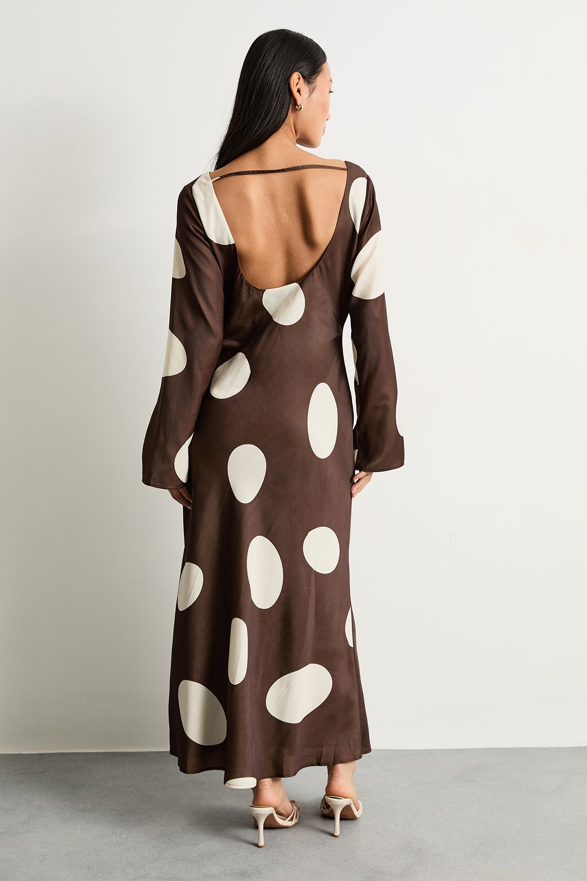 Warehouse Petite Polka Dot Scoop Back Long Sleeve Maxi Dress Brown image 3