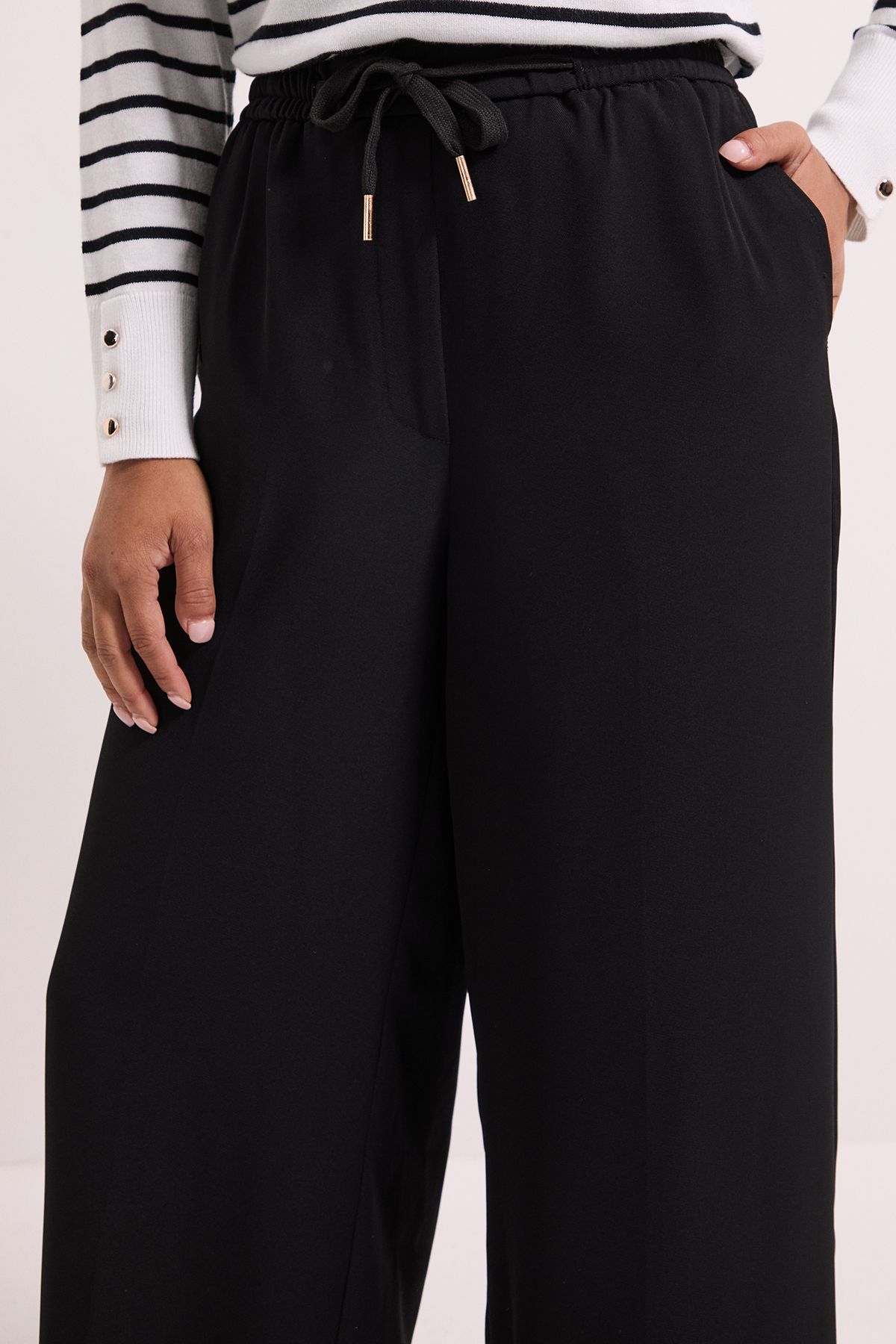 Dorothy Perkins Petite Tie Waist Wide Leg Trousers Black image 3