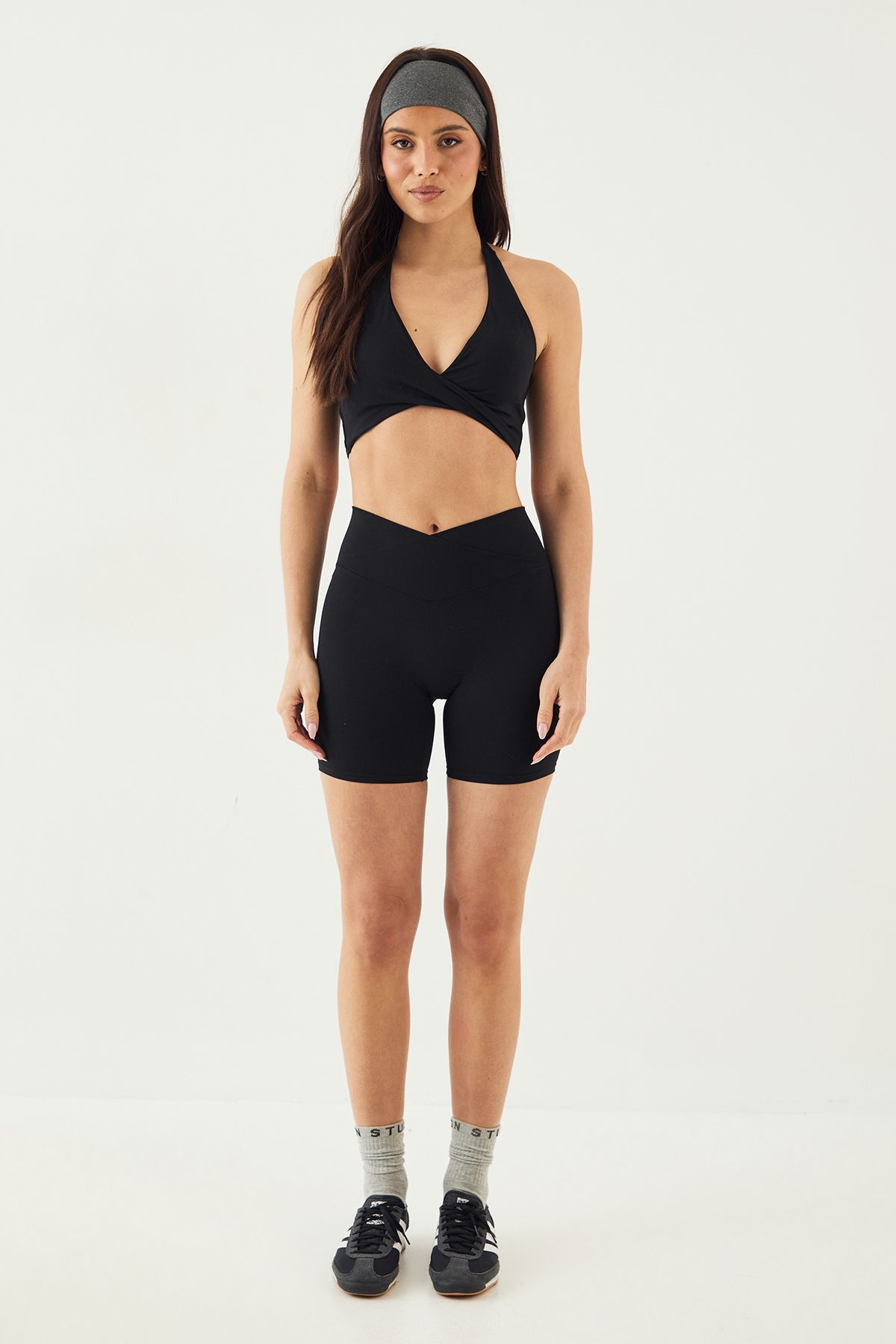 DSGN Studio DSGN Studio Ultra Sculpt Twist Front Light Support Sports Bra Black image 5