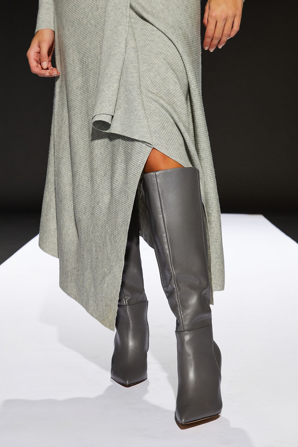 RUNWAY 1.8.1.8 Runway 1.8.1.8 Stiletto Knee Boots Grey image 2