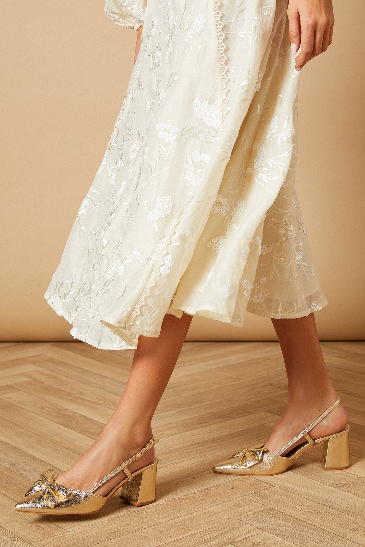 Oasis Dorinda Faux Metallic Leather Bow Slingback Block Heeled Shoes Gold image 1