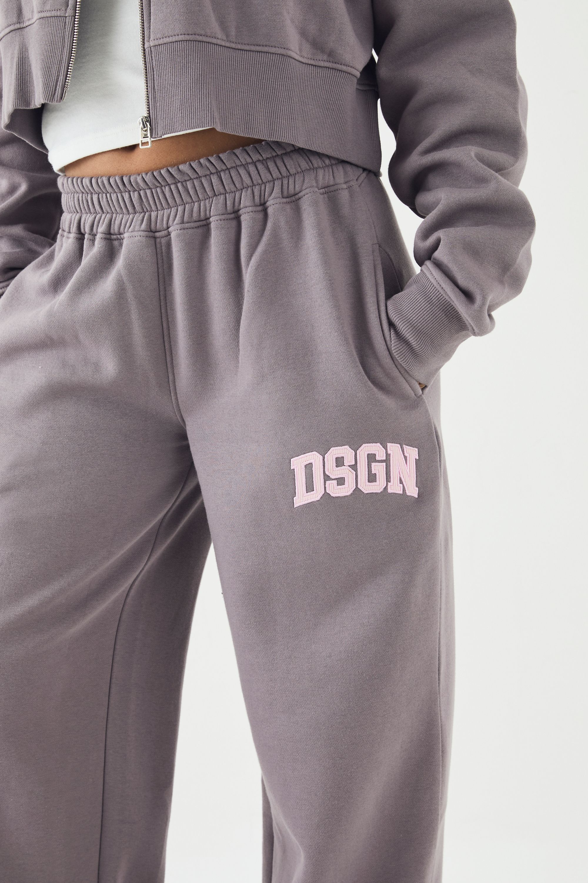 DSGN Studio DSGN Studio Cord Applique Straight Leg Jogger Mauve image 4