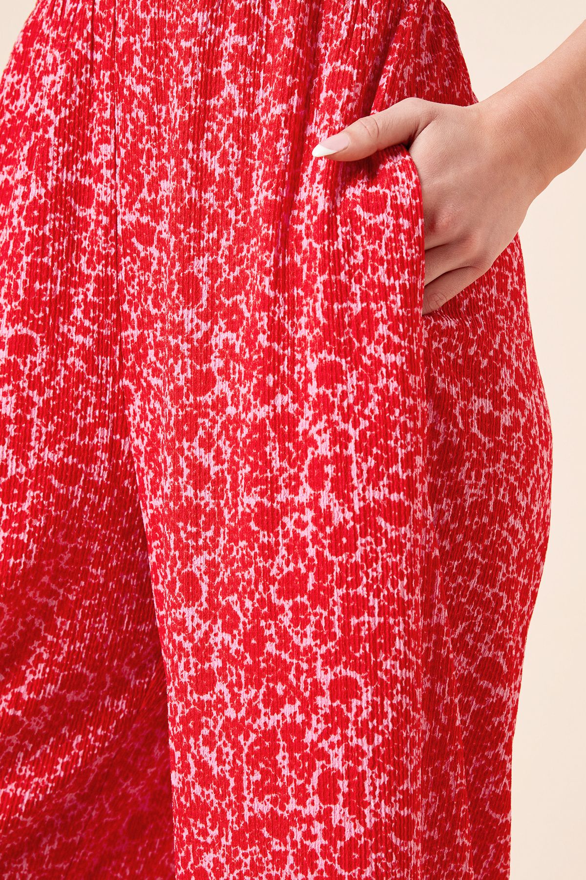 Dorothy Perkins Red Ditsy Shirred Bodice Puff Sleeve Jersey Bodysuit Red image 5