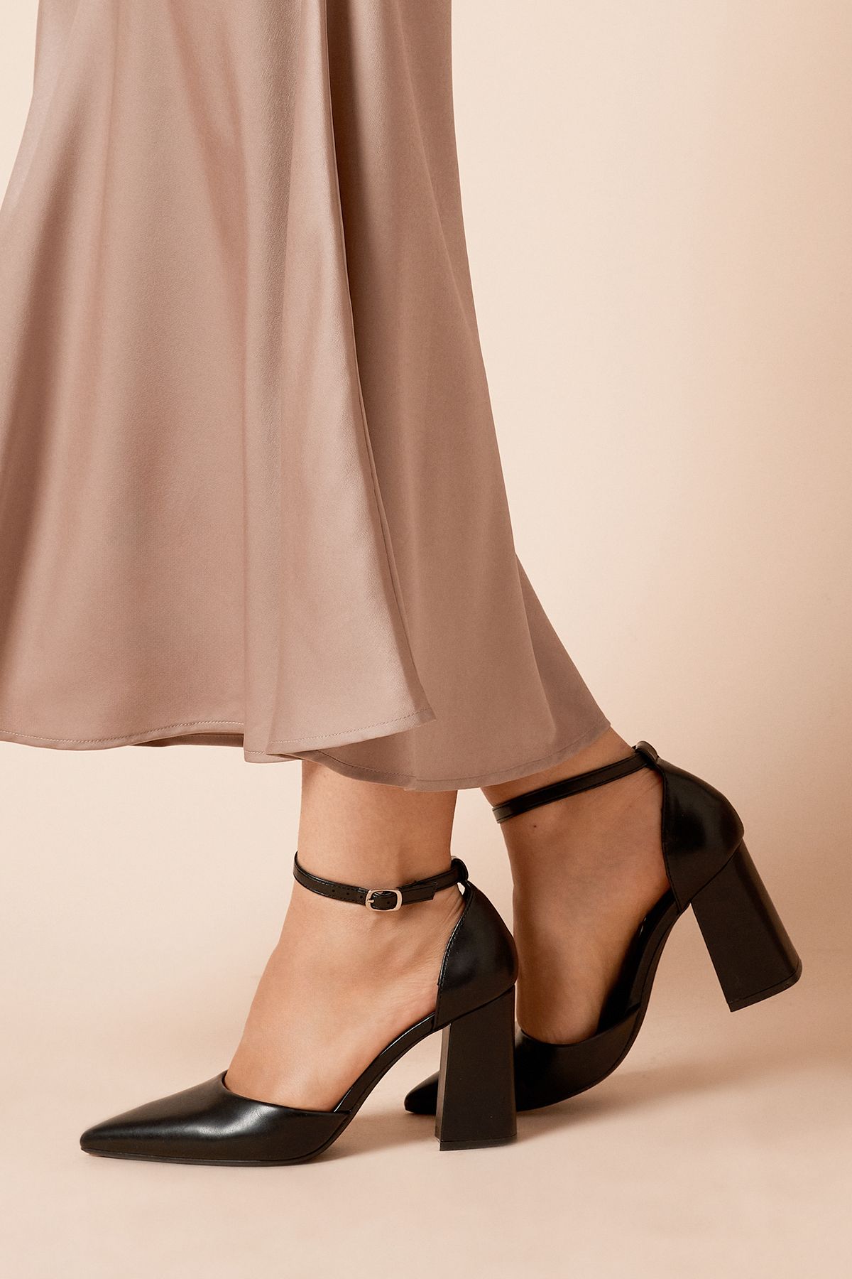 Dorothy Perkins Blanche Ankle Strap Pointed High Block Heel Court Shoes Black image 3