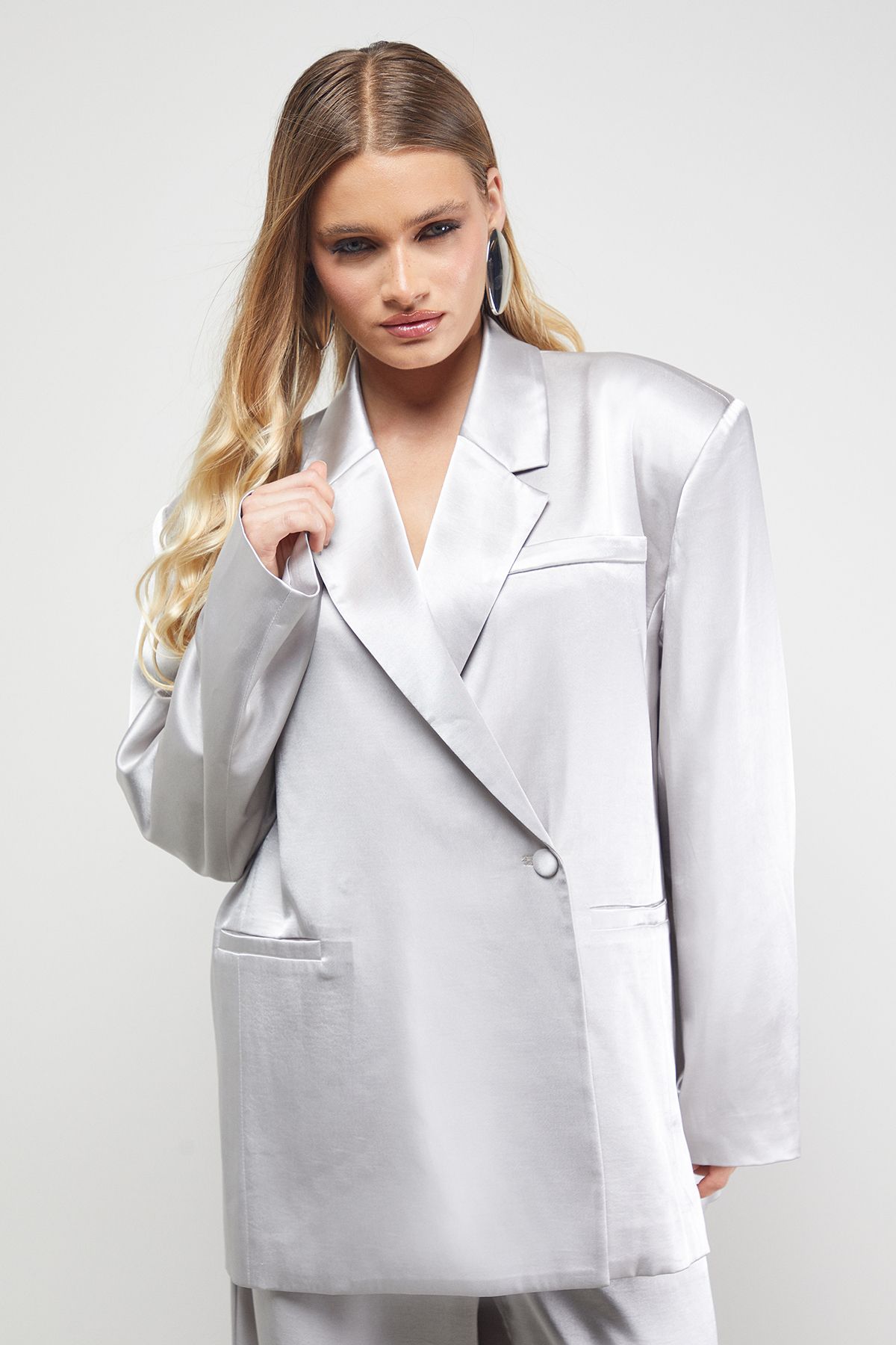 Warehouse Oversized High Shine Satin Blazer Co-ord Silver image 4