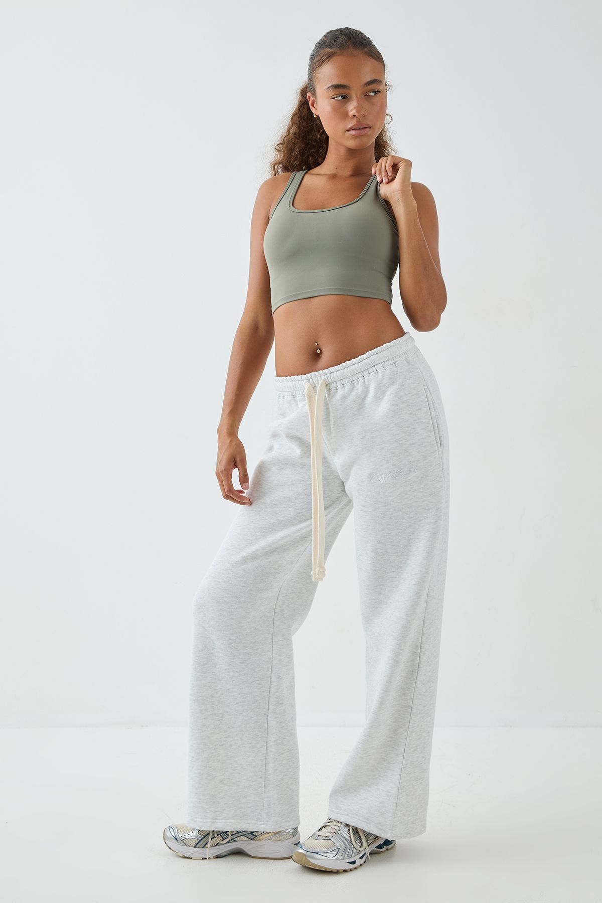 DSGN Studio DSGN Studio Ultra Sculpt Padded Sports Bra Khaki image 5