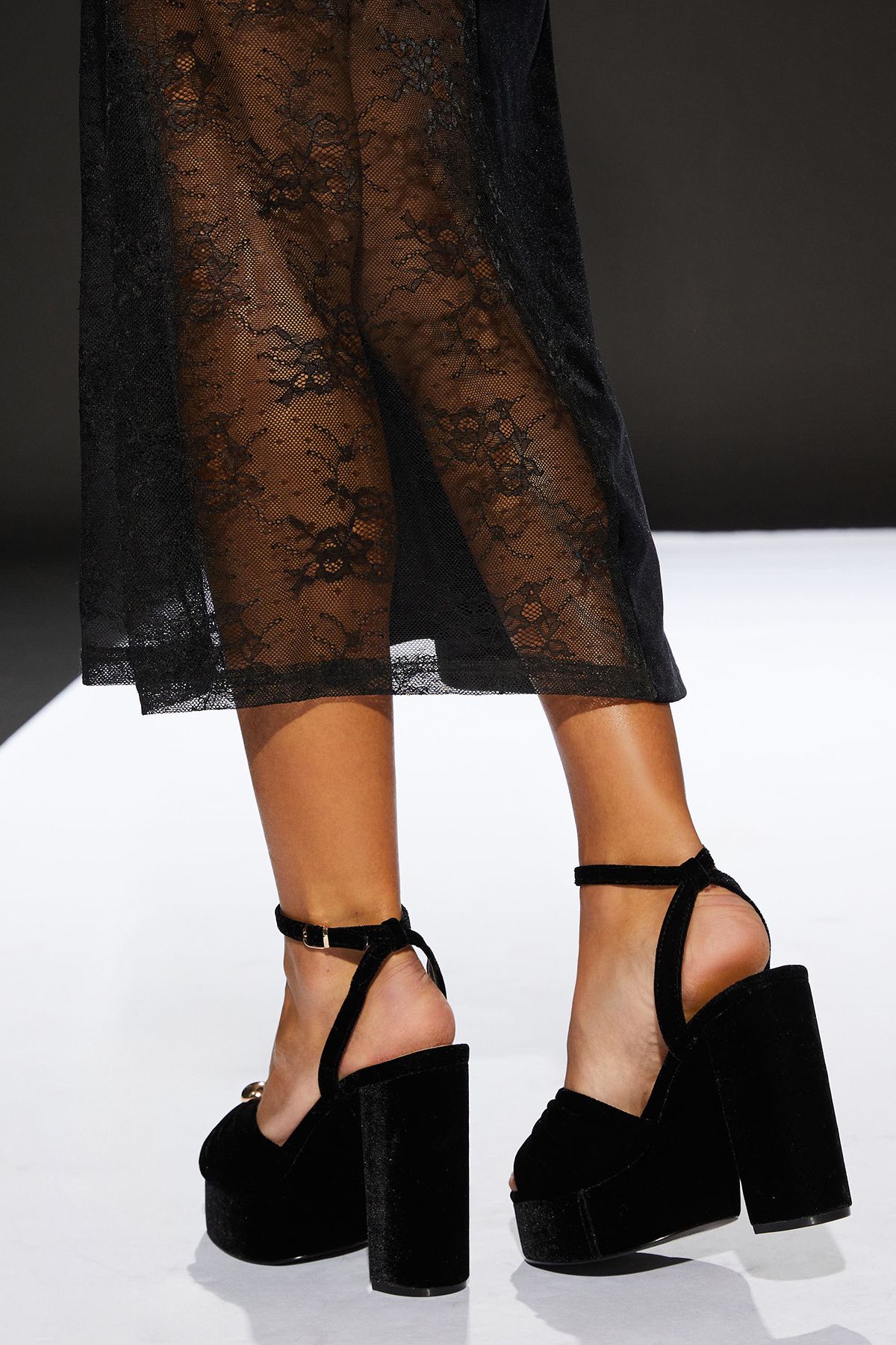 RUNWAY 1.8.1.8 Runway 1.8.1.8 Velvet Platform Heeled Sandals Black image 4