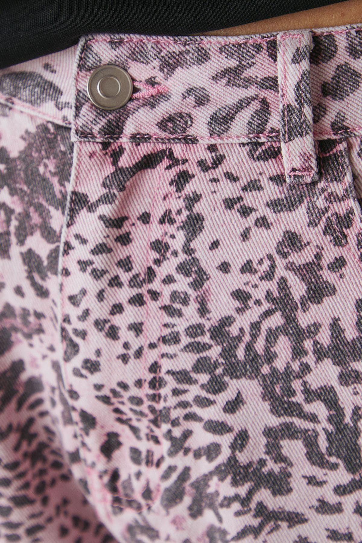 Warehouse Printed Denim Low Rise Dad Jeans Leopard image 5