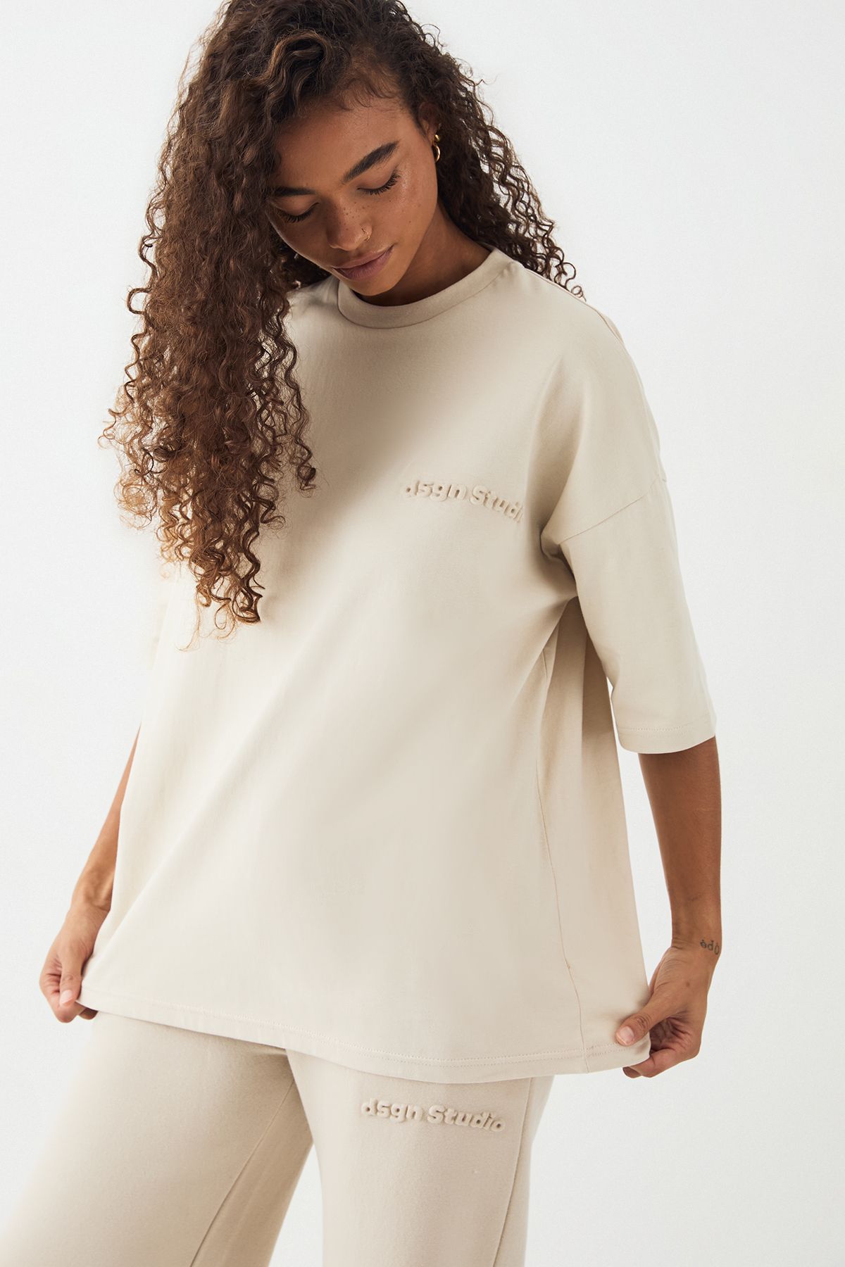 DSGN Studio DSGN Studio Embossed Oversized T-shirt Stone image 3