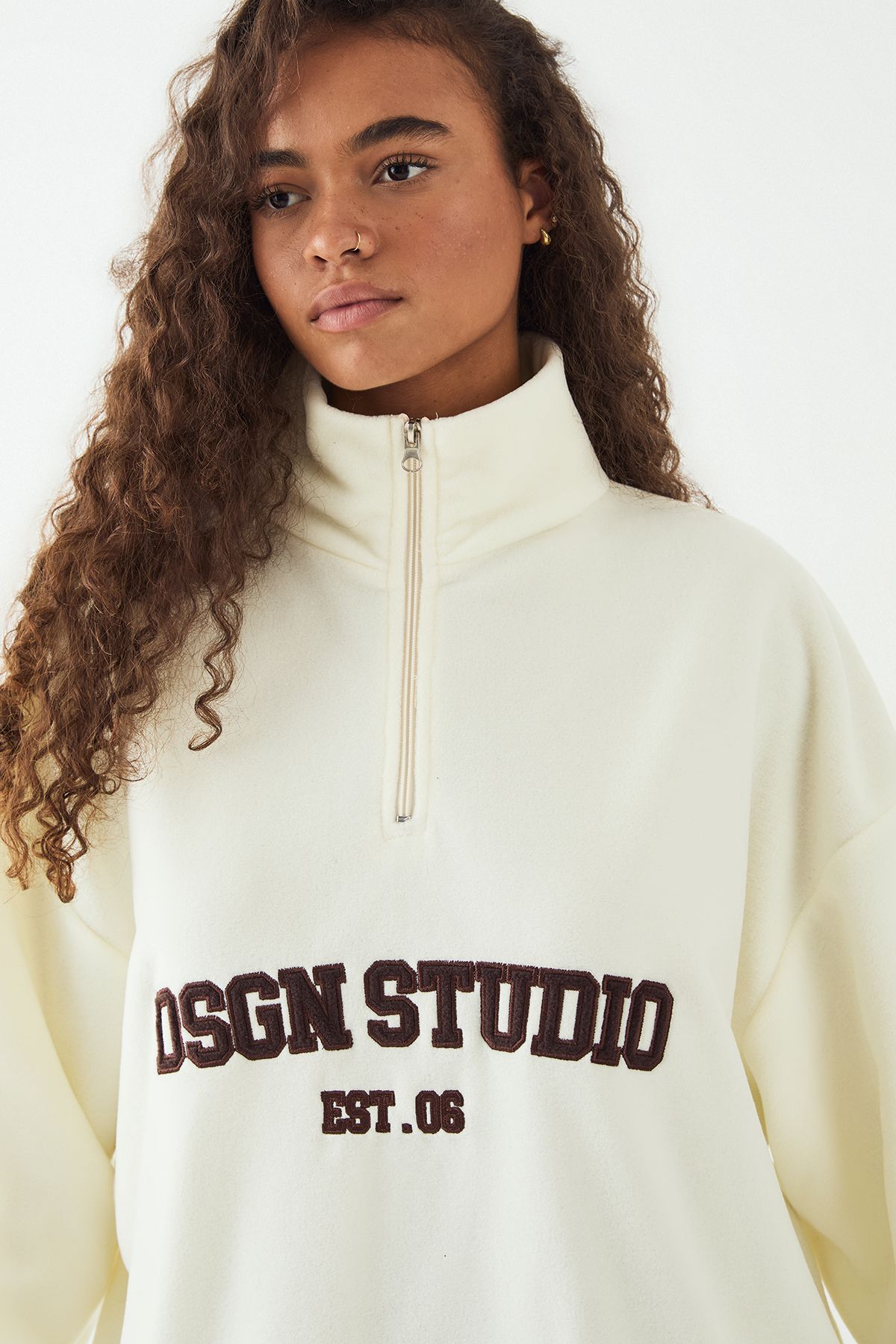 DSGN Studio DSGN Studio Slogan Embroidered Half Zip Oversized Polar Fleece Sweatshirt Cream image 4