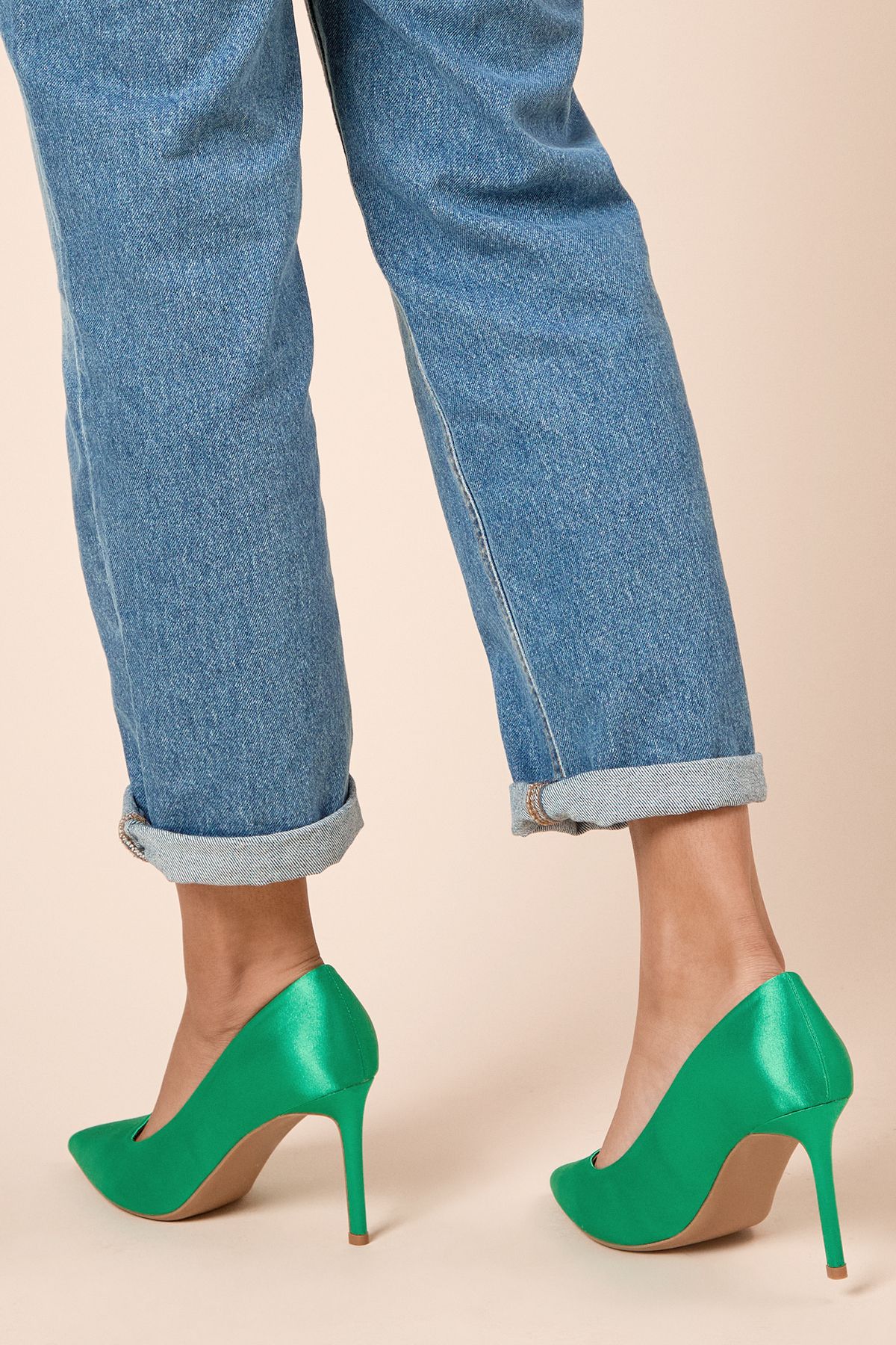 Dorothy Perkins Wide Fit Dash Satin Pointed High Stiletto Heel Court Shoes Bright Green image 4