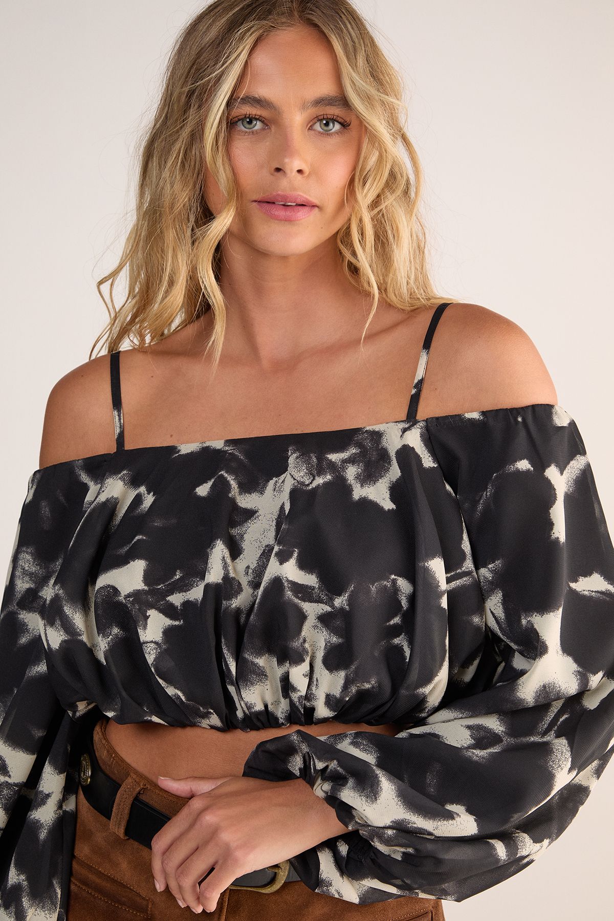 NastyGal Graphic Floral Bardot Balloon Sleeve Crop Top Mono image 5