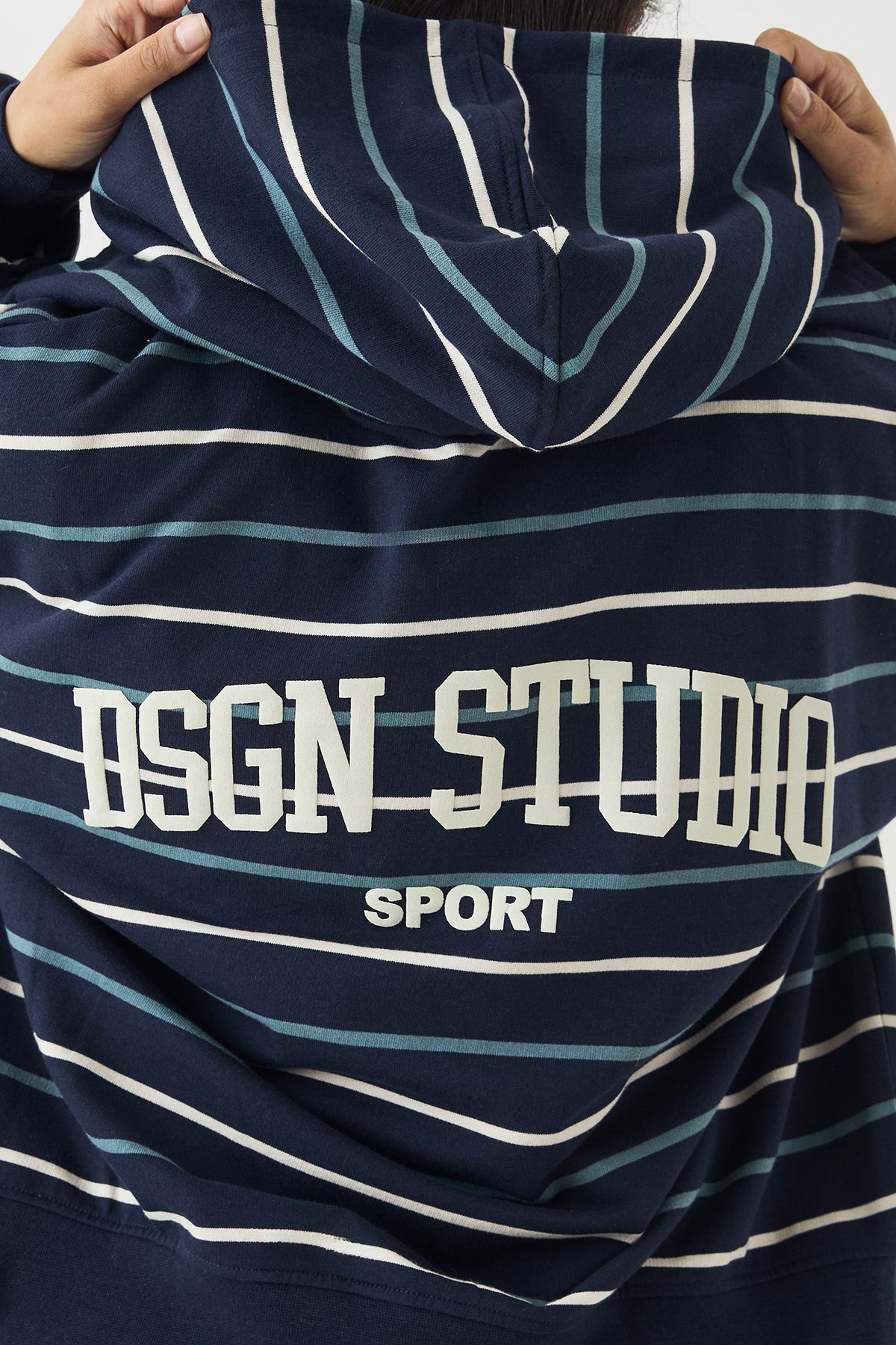 DSGN Studio DSGN Studio Stripe Boxy Crop Zip Through Hoodie Navy image 4