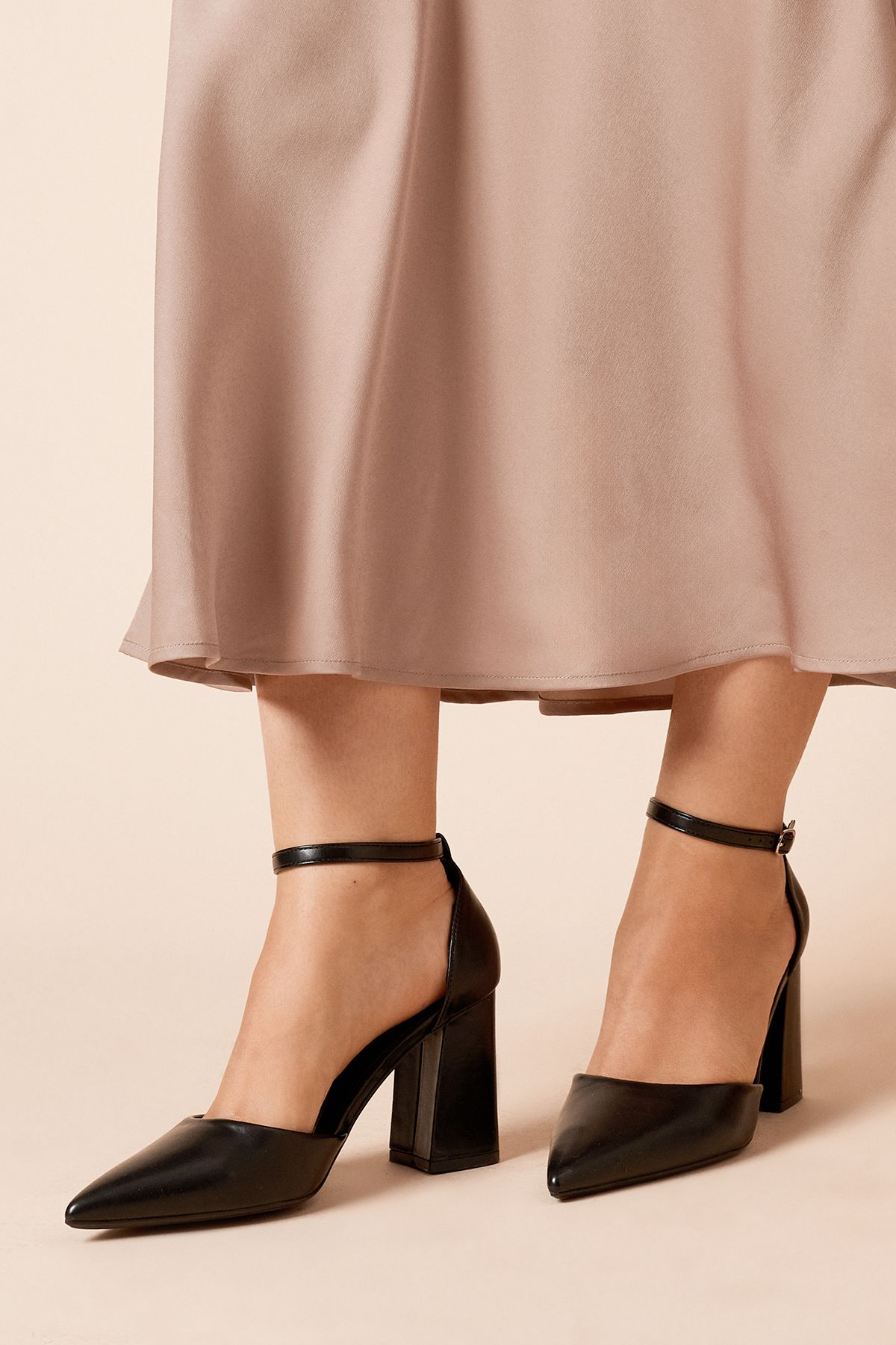 Dorothy Perkins Blanche Ankle Strap Pointed High Block Heel Court Shoes Black image 2