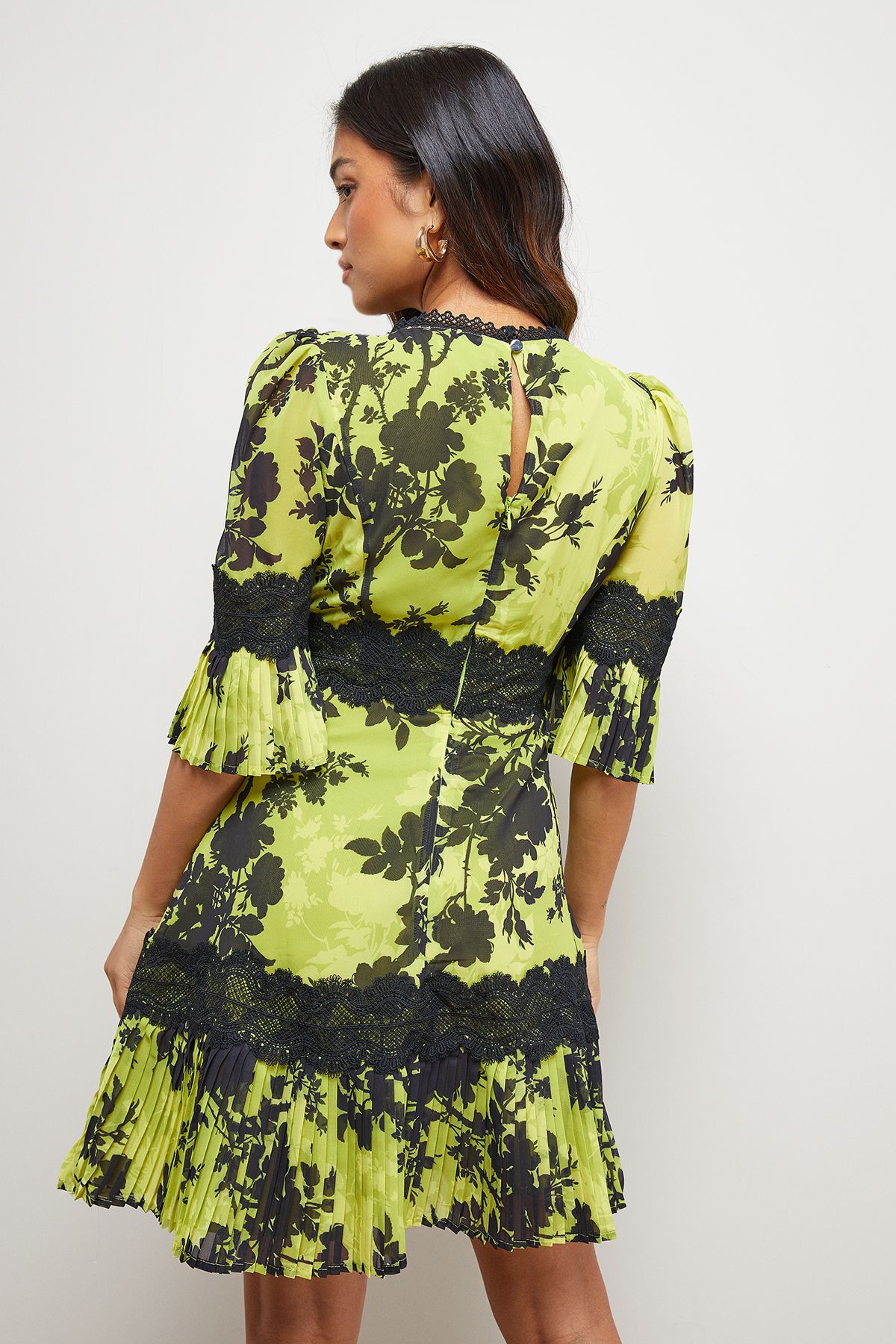 Oasis Petite Printed Lace Trim Pleated Mini Dress Multi image 3