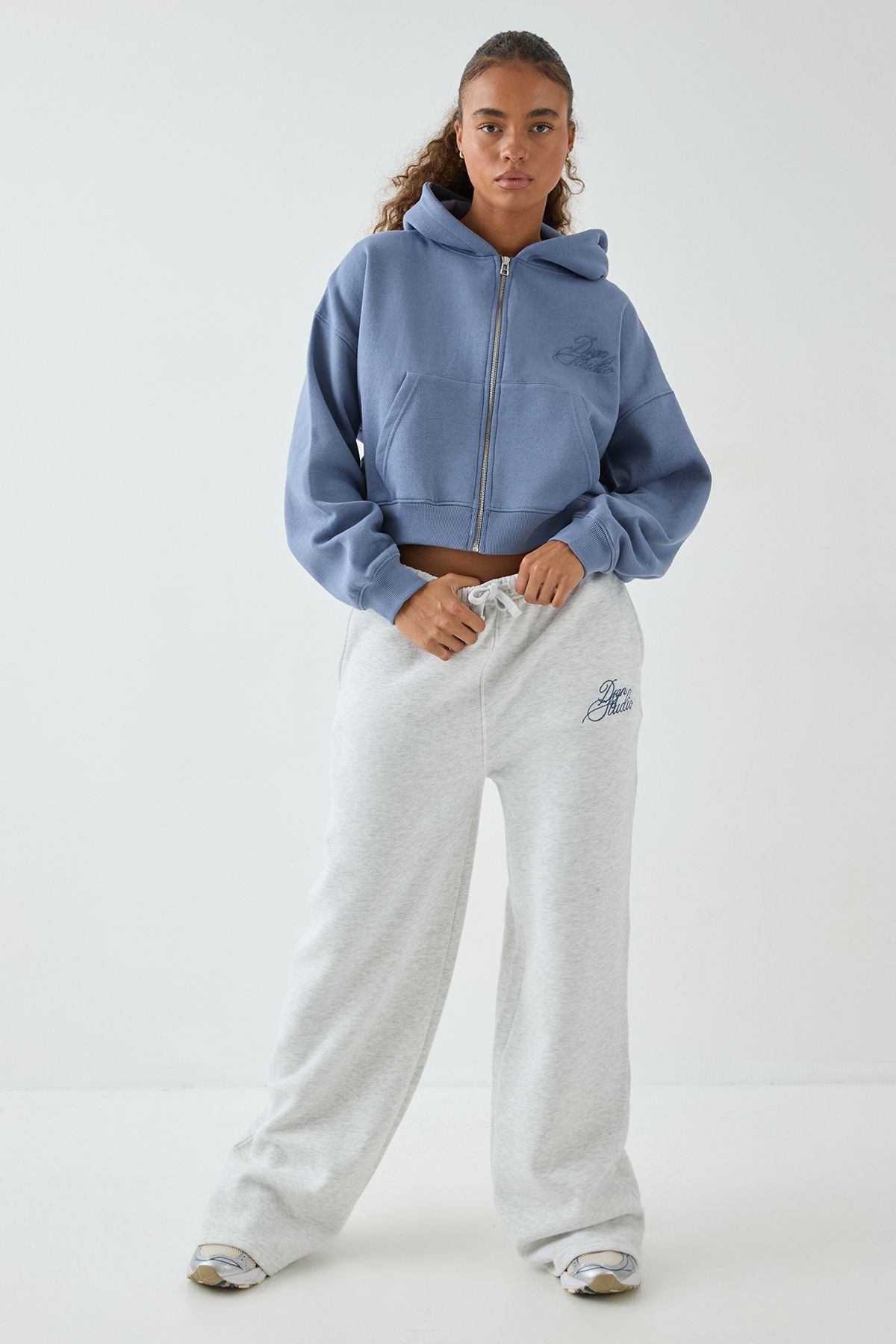 DSGN Studio DSGN Studio Contrast Script Boxy Crop Zip Through Hoodie Blue image 3