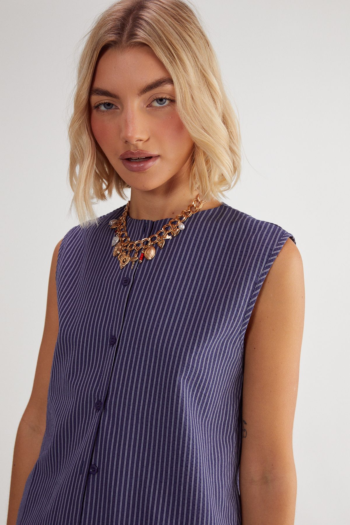 NastyGal Stripe Sleeveless Vest Navy image 3