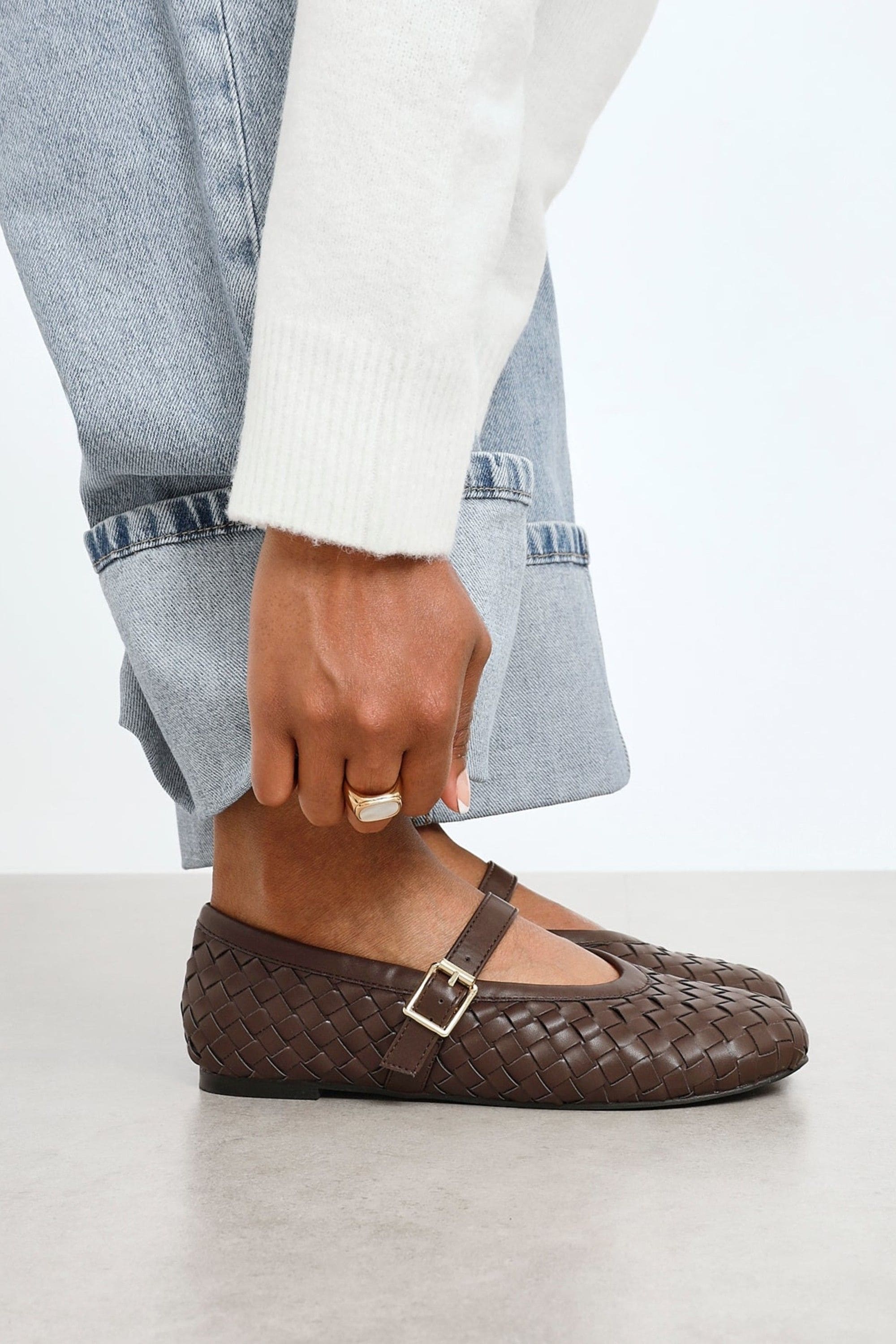 Linzi Daily Brown Faux Leather Woven Mary Jane Pump image 2