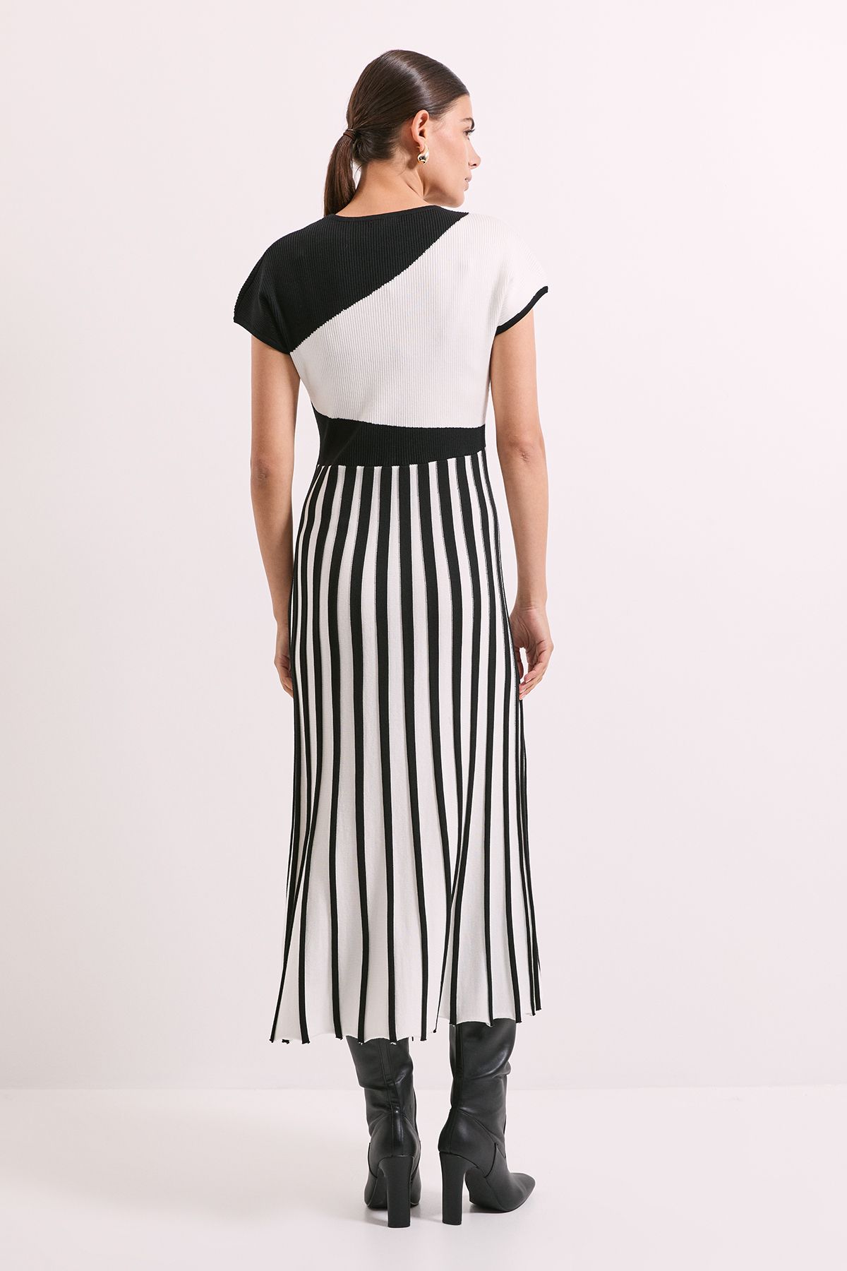 Principles Mono Colour Block Pleated Knitted Dress Mono image 4