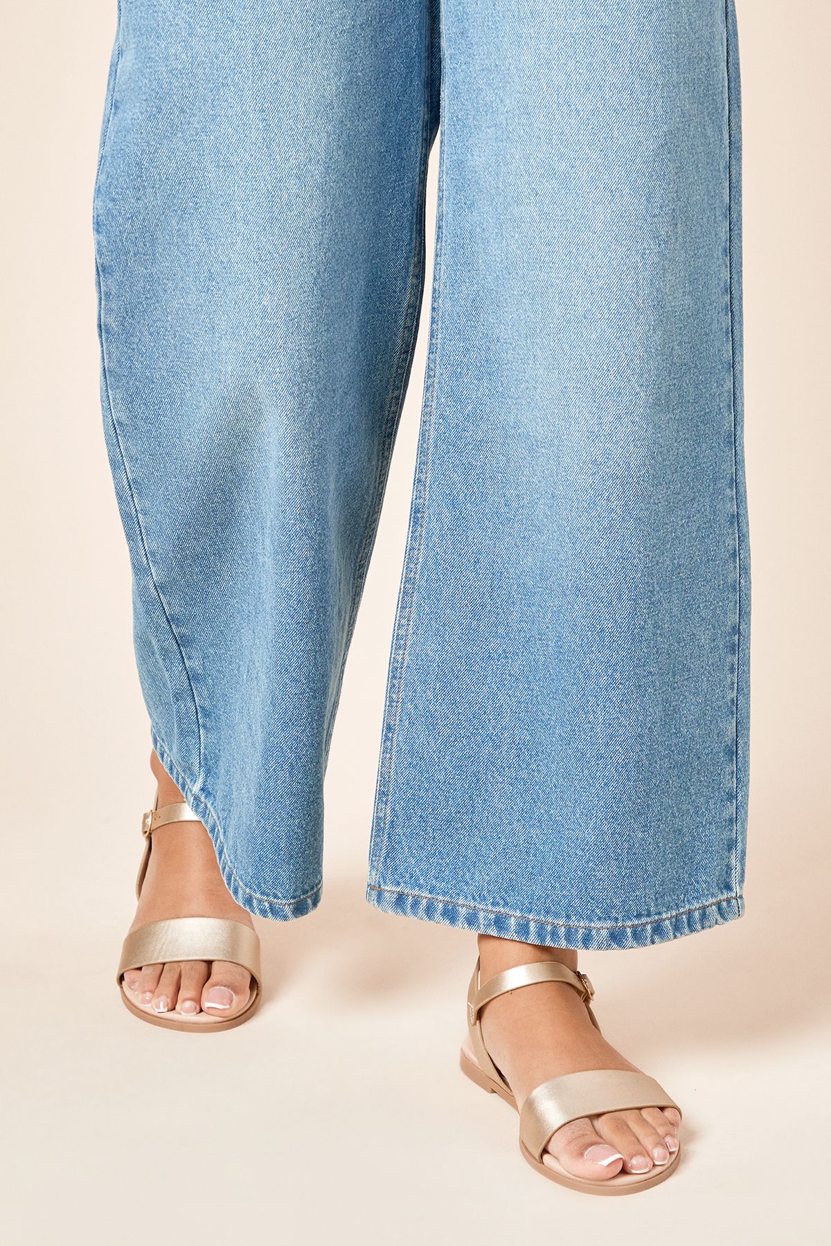 Dorothy Perkins Extra Wide Fit Faye Strappy Flat Sandals Gold image 2